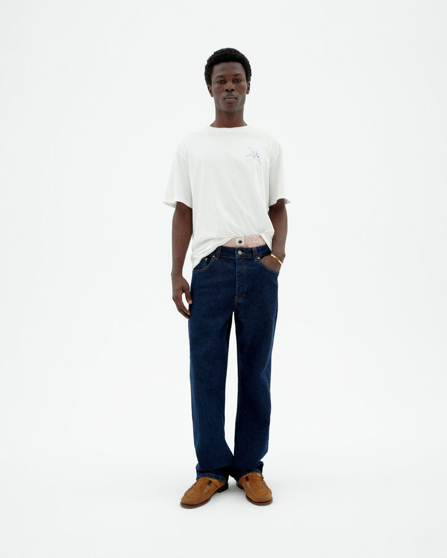 Camiseta blanca chiringuito Aaron sostenible-2