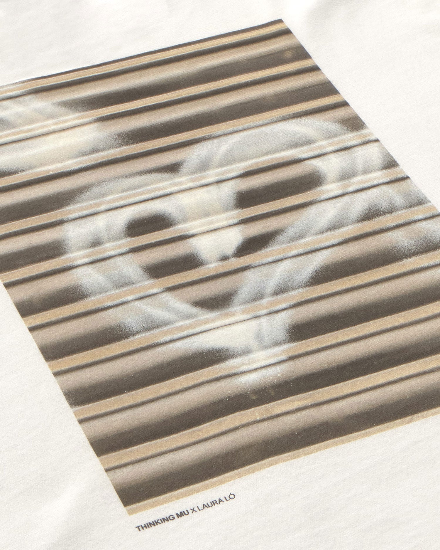 Camiseta grafitti Aaron R sostenible silueta - 3