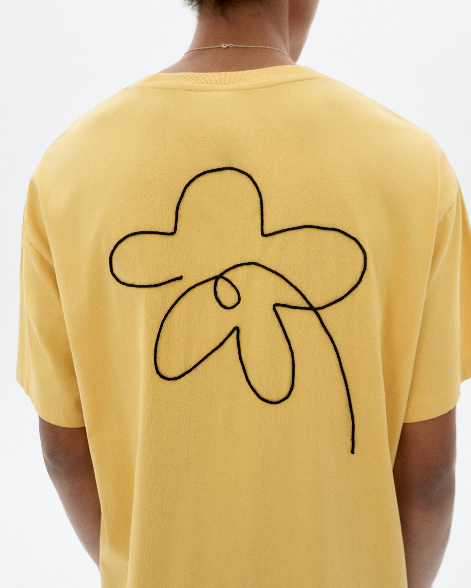 Gelbes handbesticktes flower T-shirt Aaron
