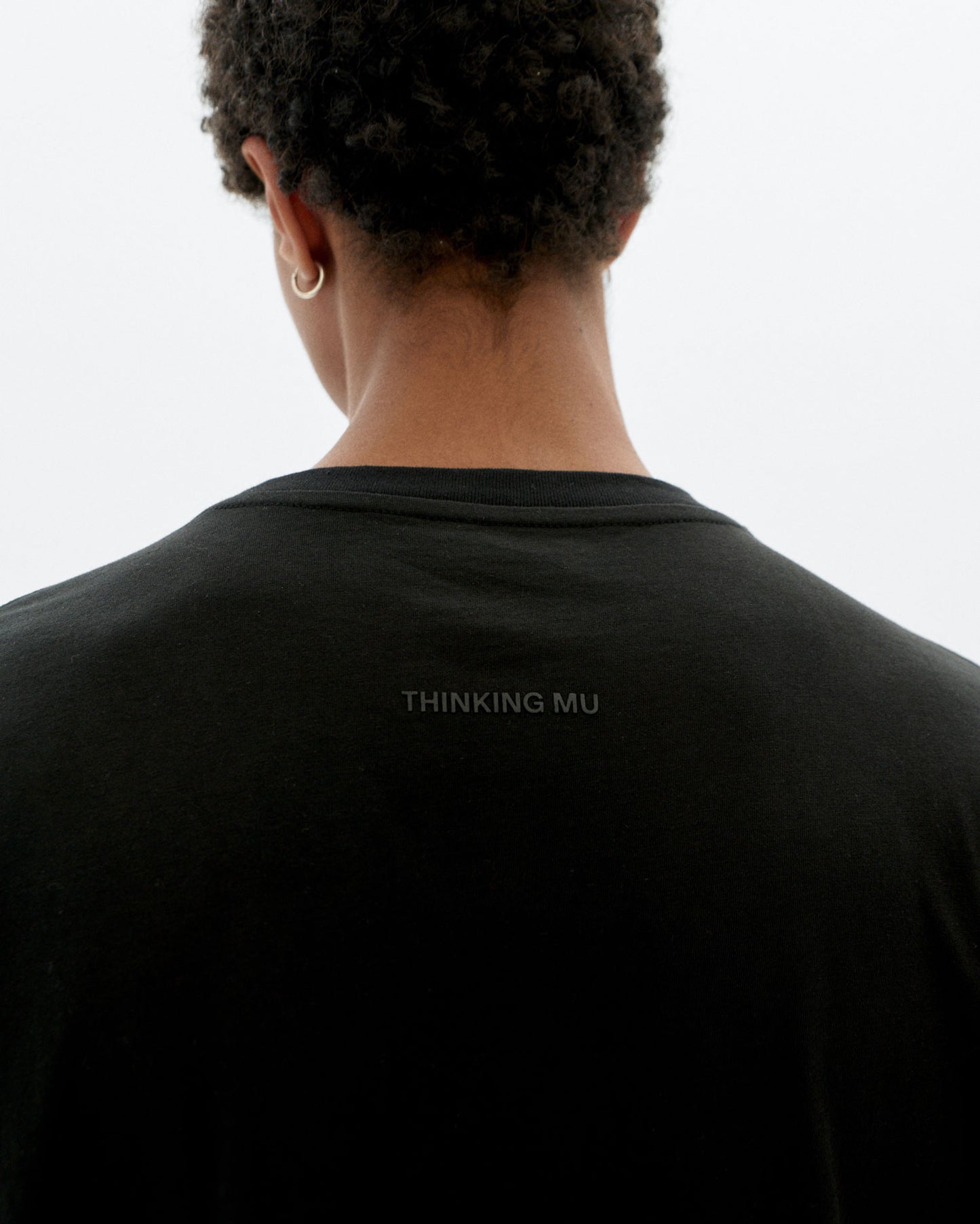 Camiseta básica negra Aaron sostenible - 3