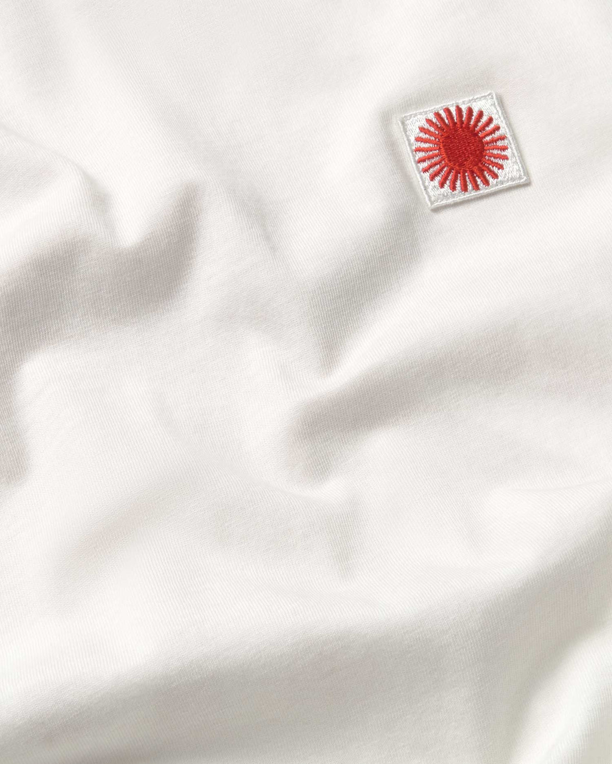 Camiseta blanca sol contrast Aaron sostenible - silueta 4