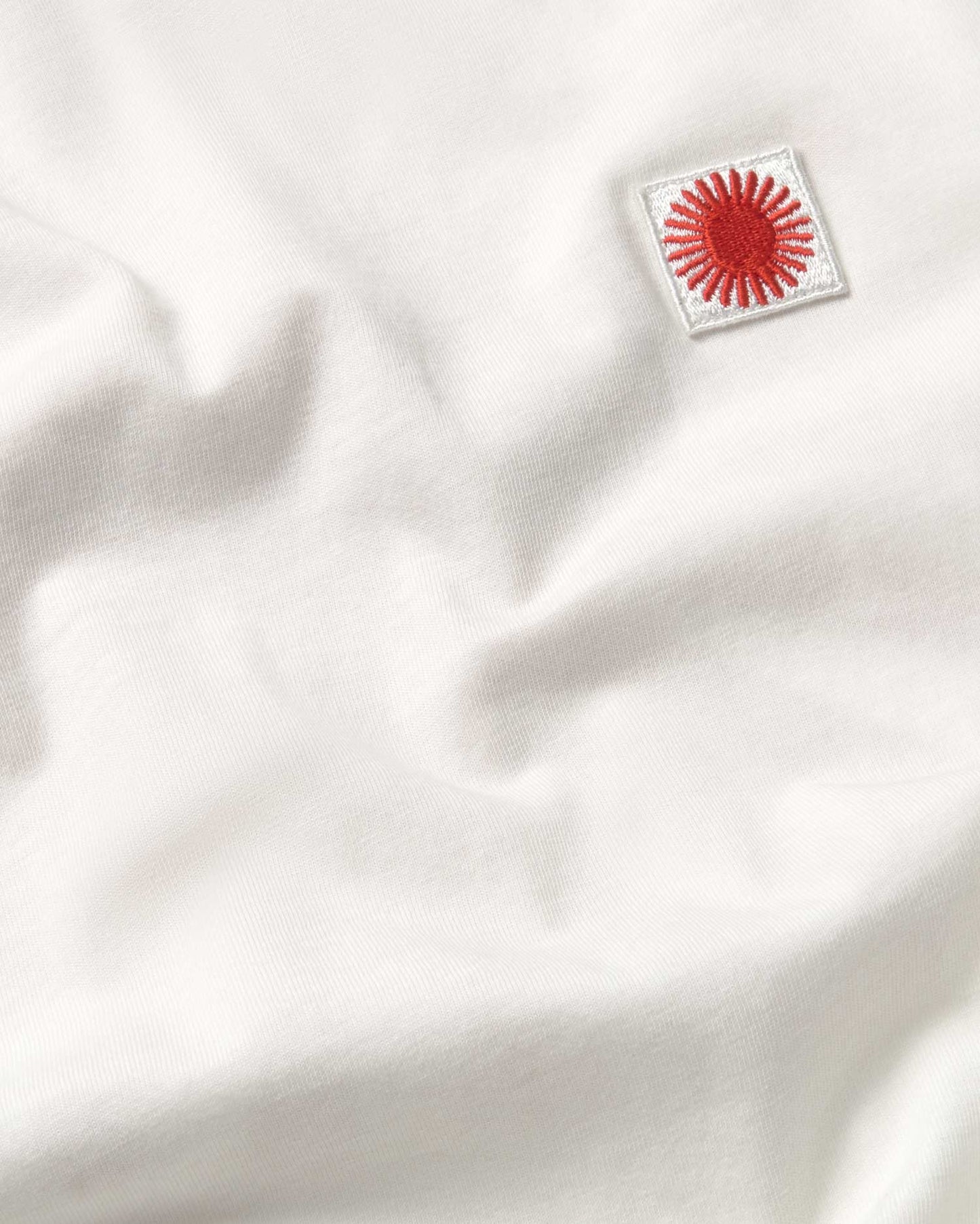 Camiseta blanca sol contrast Aaron sostenible - silueta 4