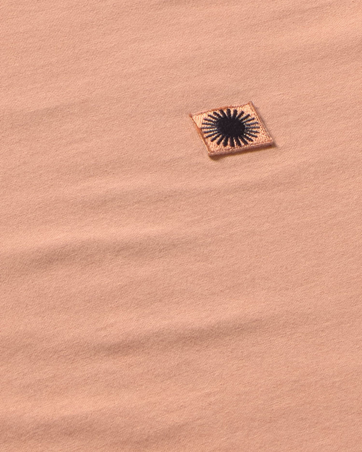 Camiseta manga larga rosa sol espalda negro Emilio sostenible silueta - 3