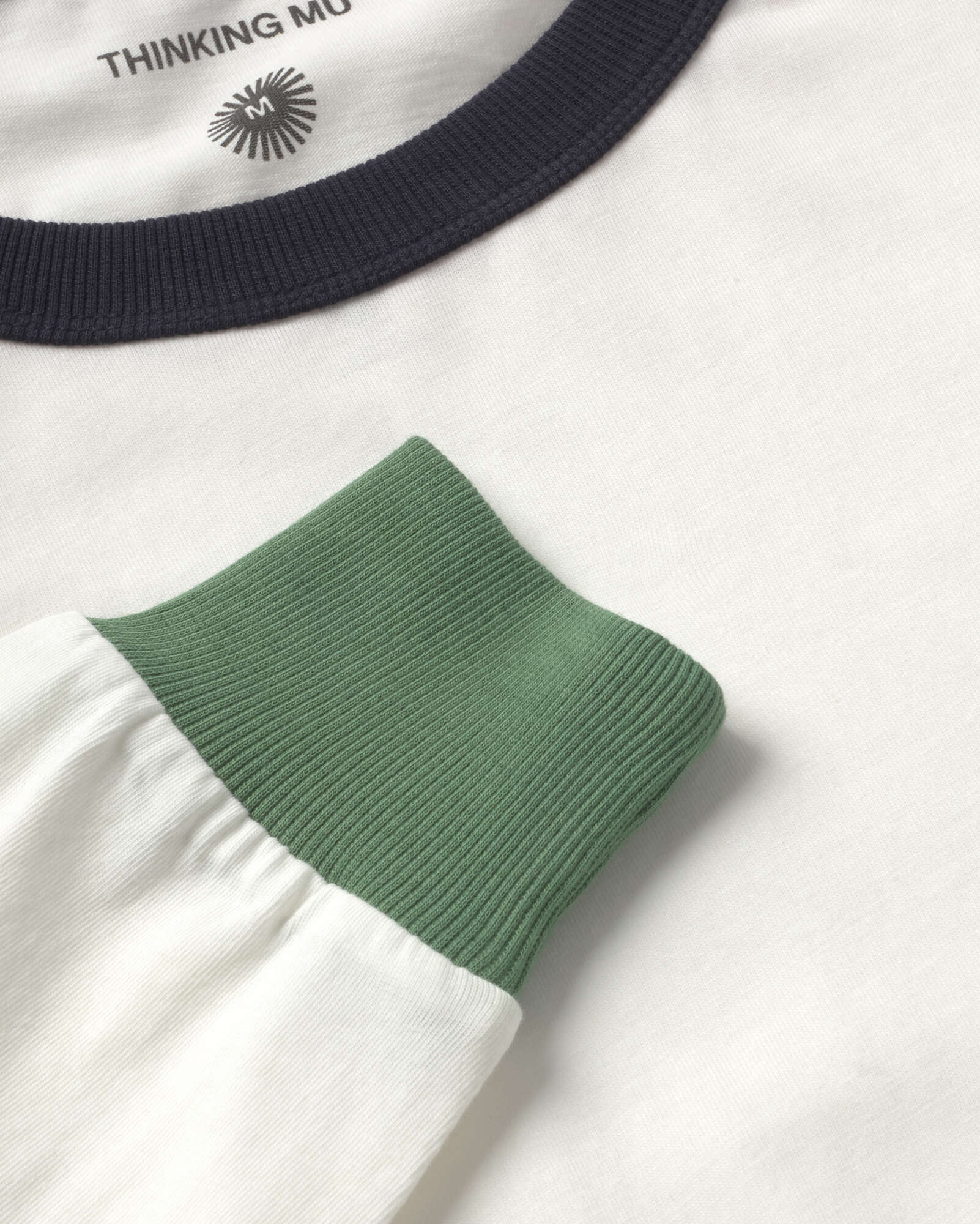 Camiseta manga larga puños verdes Emilio R sostenible silueta - 2