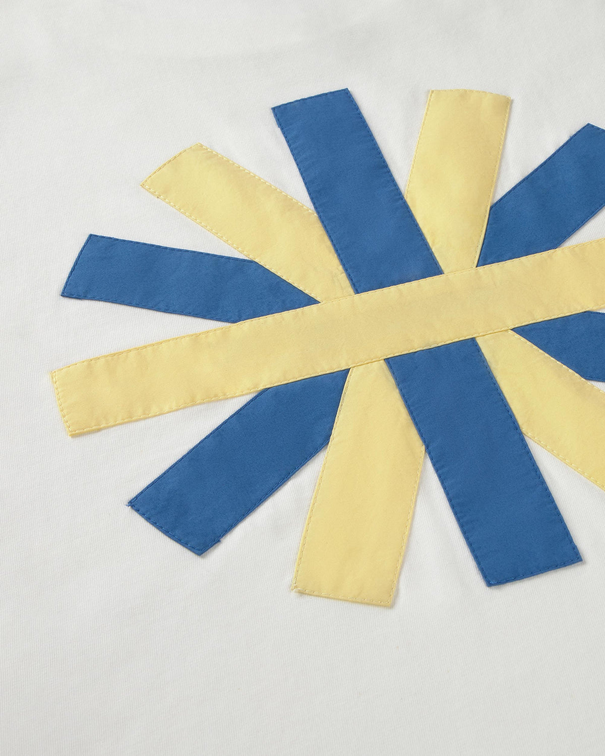 Camiseta blanca patched sol espalda Aaron sostenible silueta - 2