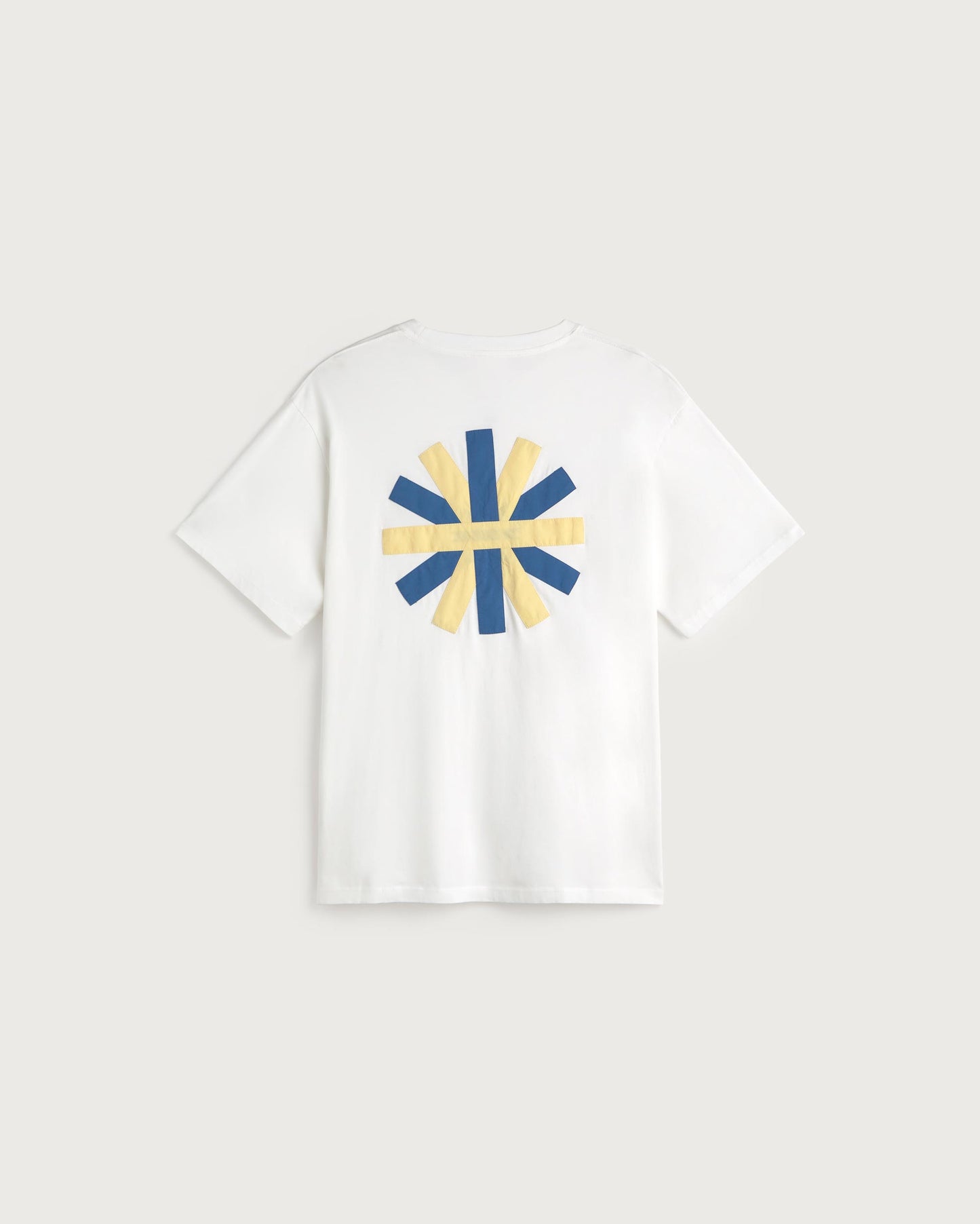 Camiseta blanca patched sol espalda Aaron sostenible silueta - 3