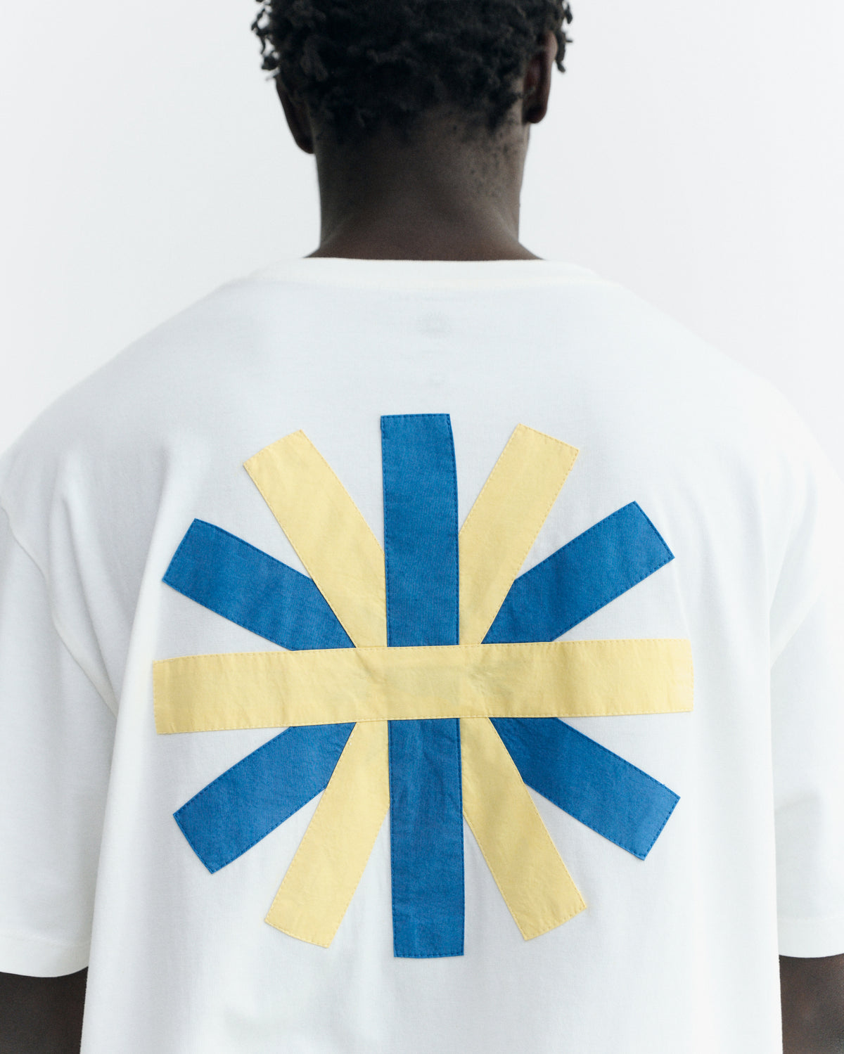 Camiseta blanca patched sol espalda Aaron sostenible - 3