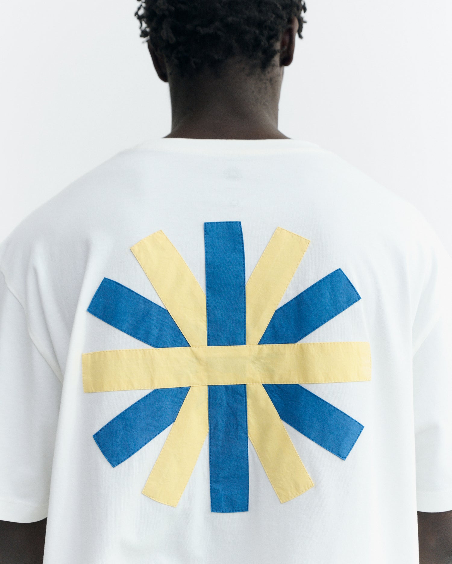 Camiseta blanca patched sol espalda Aaron sostenible - 3