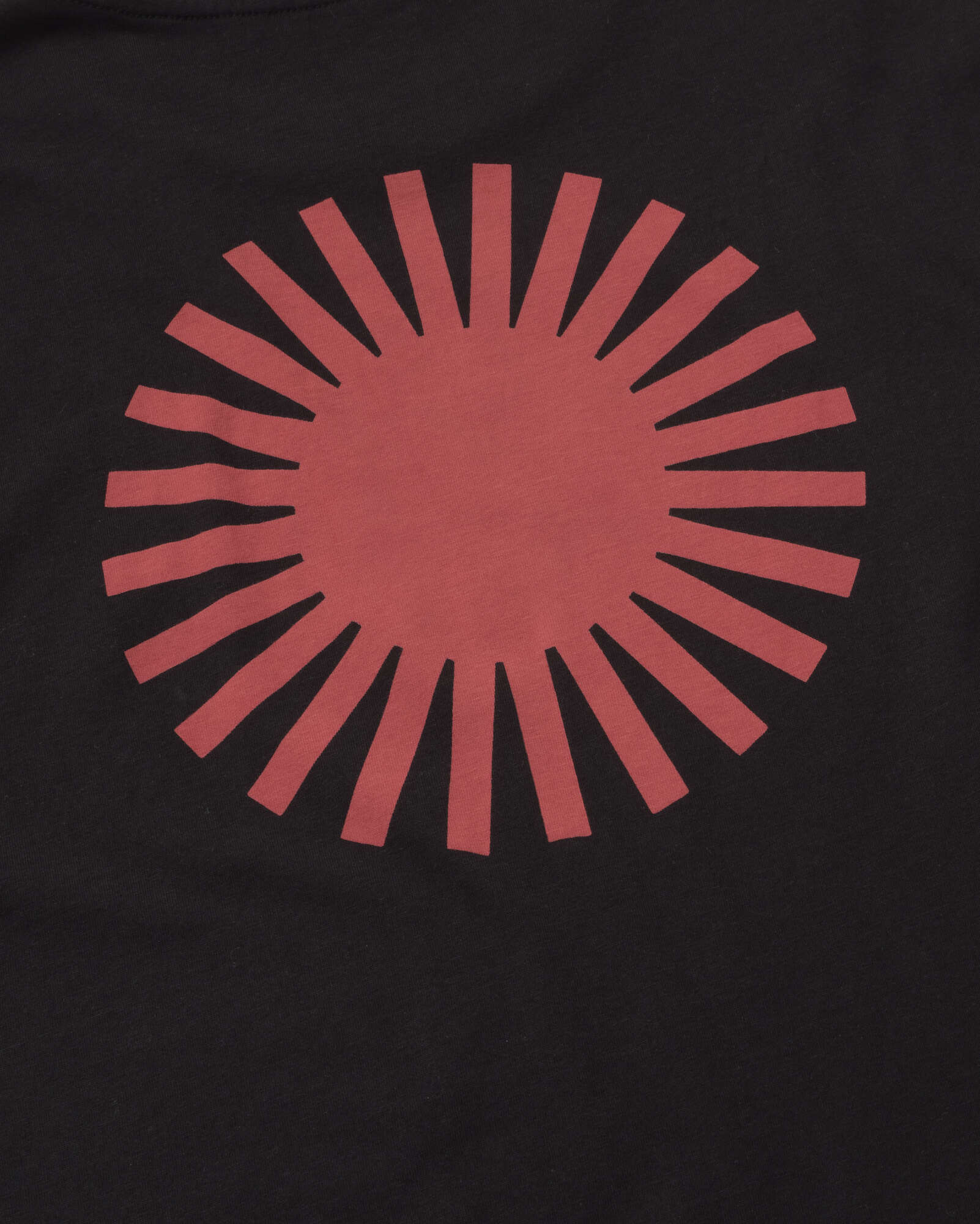 Camiseta negra sol espalda rojo Aaron sostenible silueta - 2
