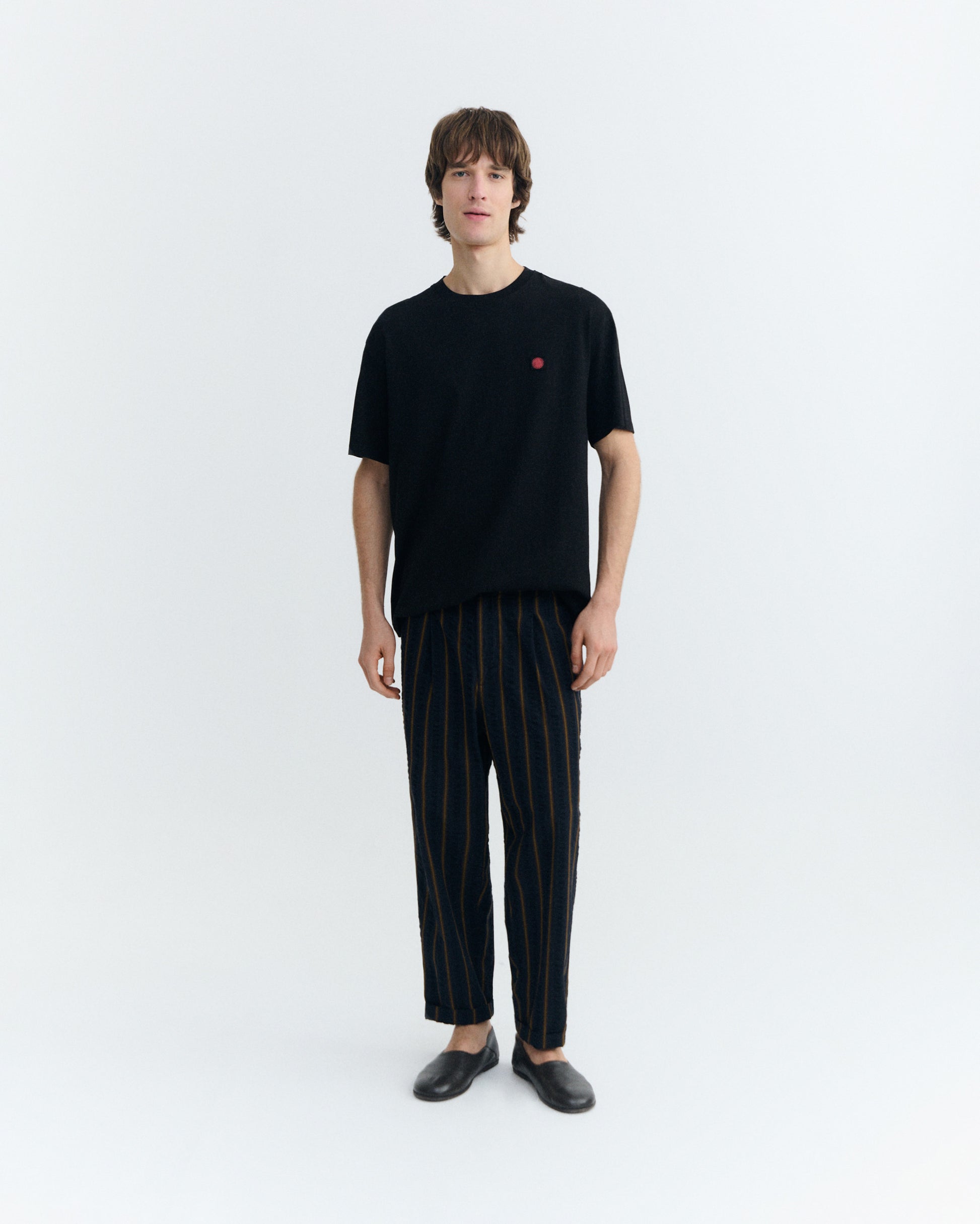 Camiseta negra sol espalda rojo Aaron sostenible - 3