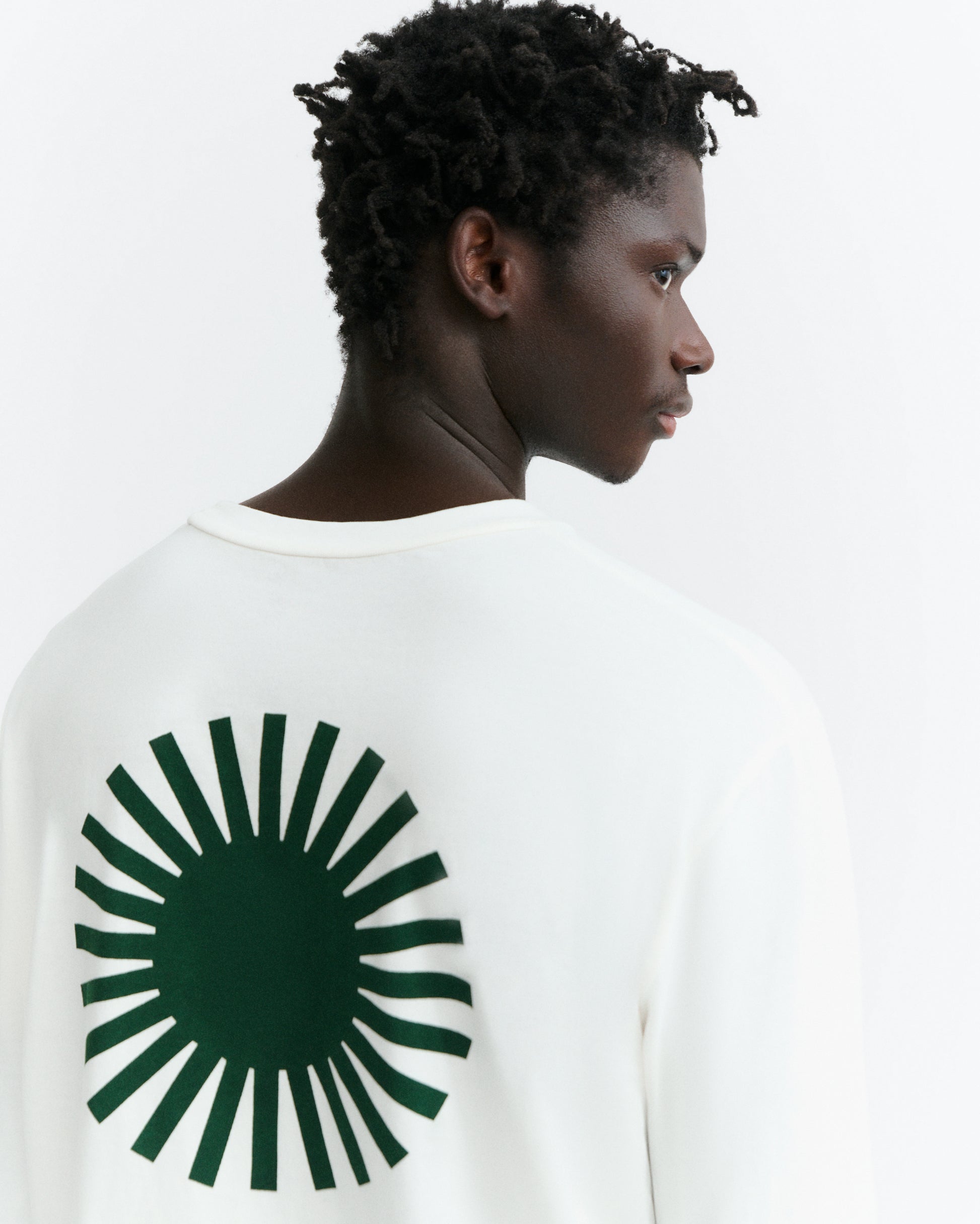 Camiseta manga larga blanca sol espalda verde Emilio sostenible - 5