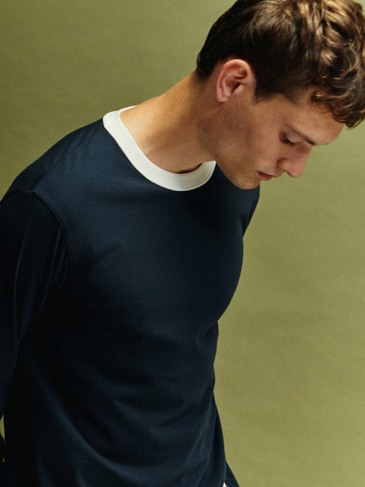 Langärmeliges marineblaues T-Shirt Emilio