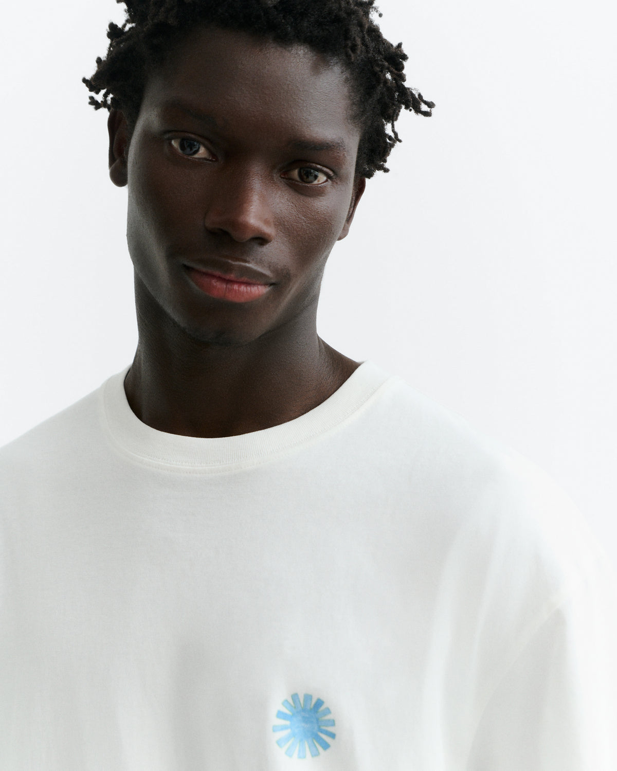 Camiseta shiny people Aaron sostenible - 3