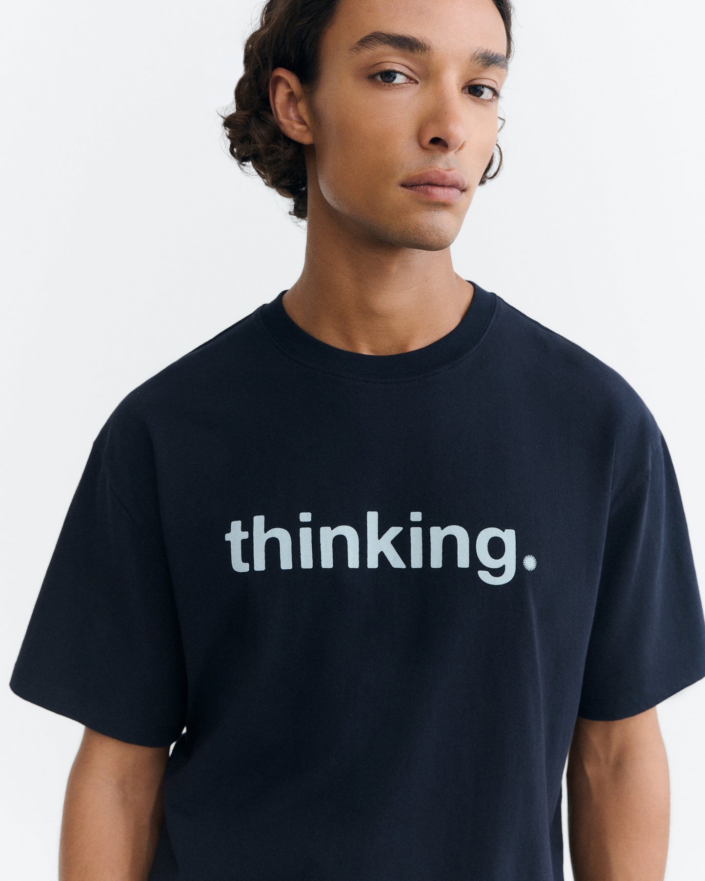 Camiseta navy thinking Aaron sostenible - 3