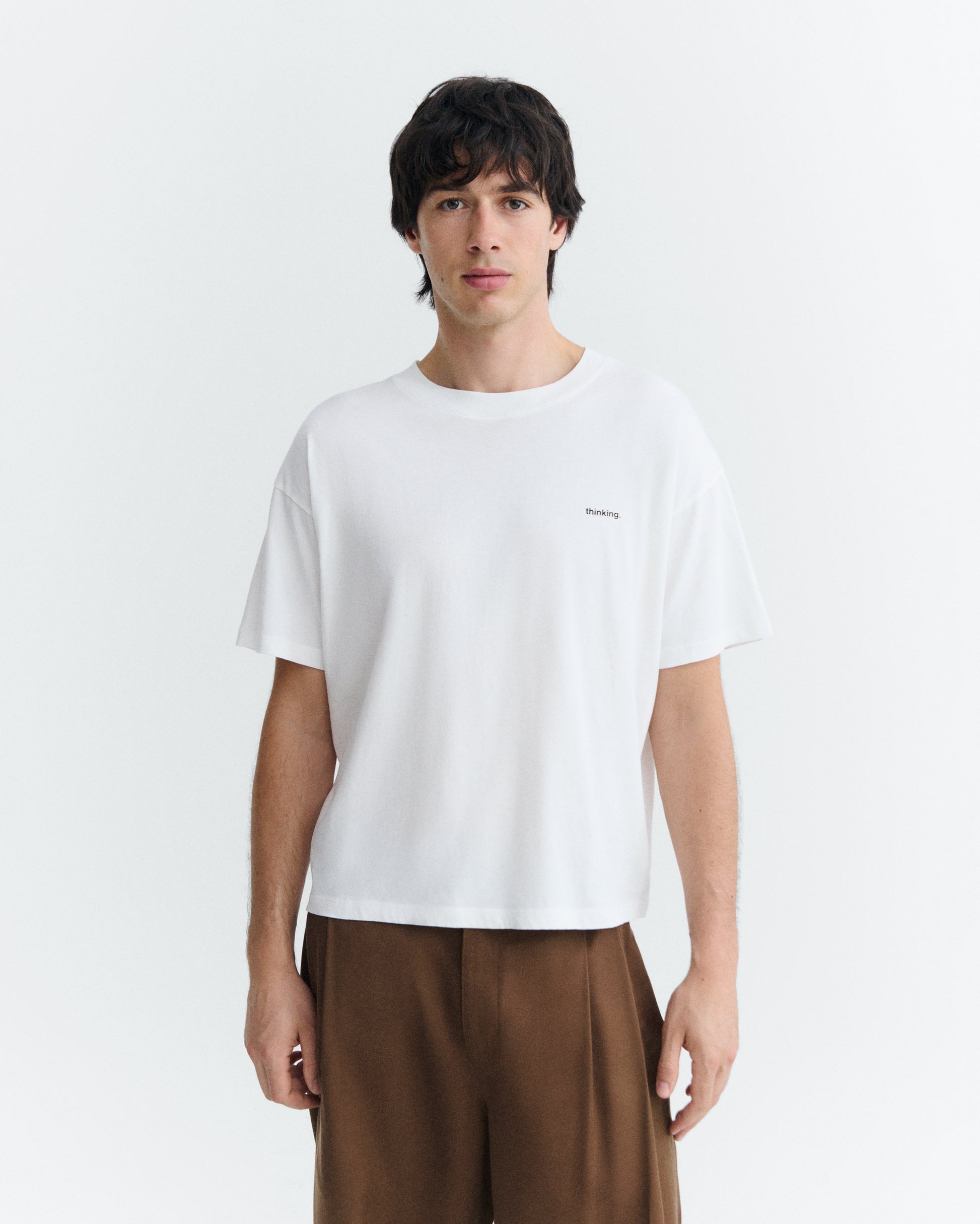 Camiseta blanca thinking Caleb sostenible - 2