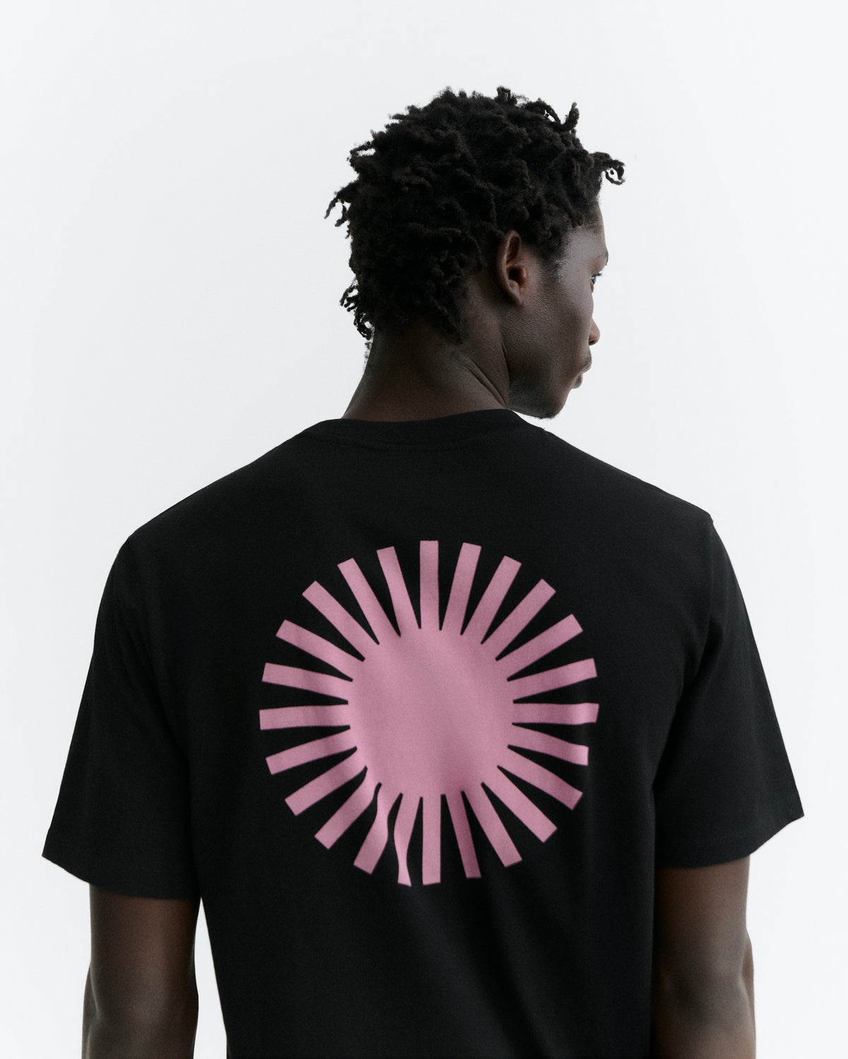Camiseta negra sol espalda rosa Zach sostenible - 5