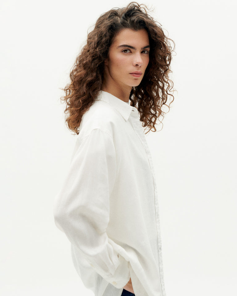 Blusa blanca oversize hemp Gia sostenible -4