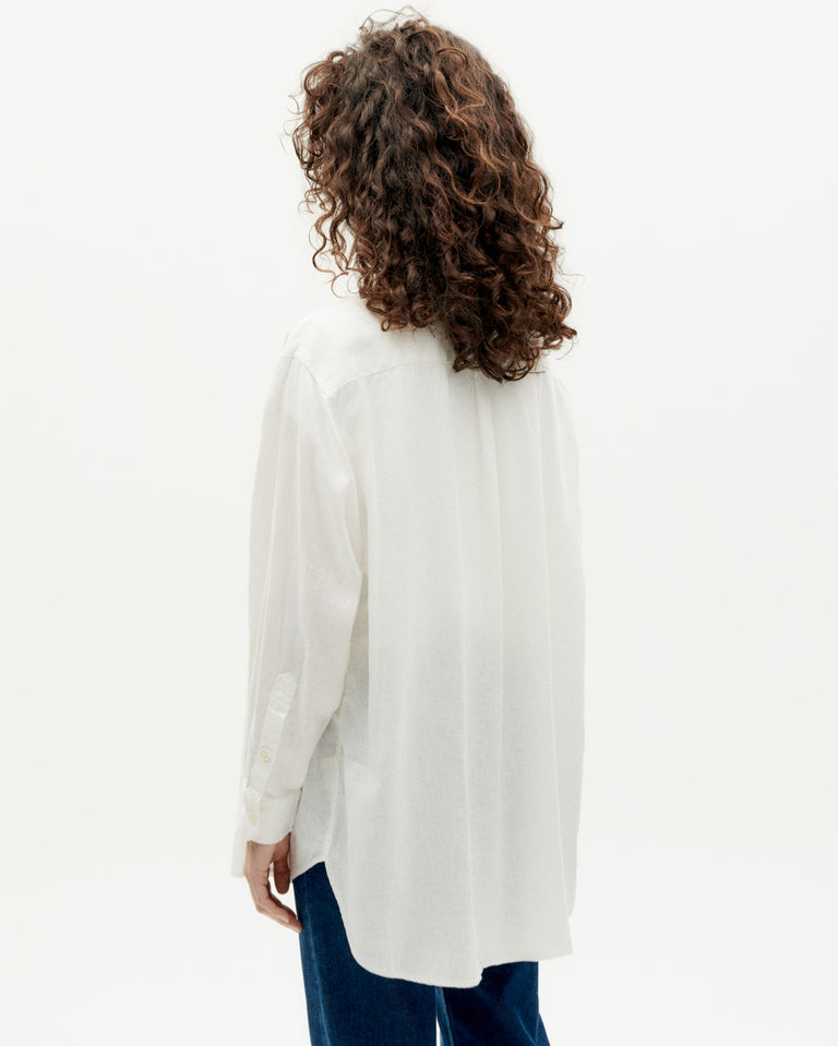 Blusa blanca oversize hemp Gia sostenible -5