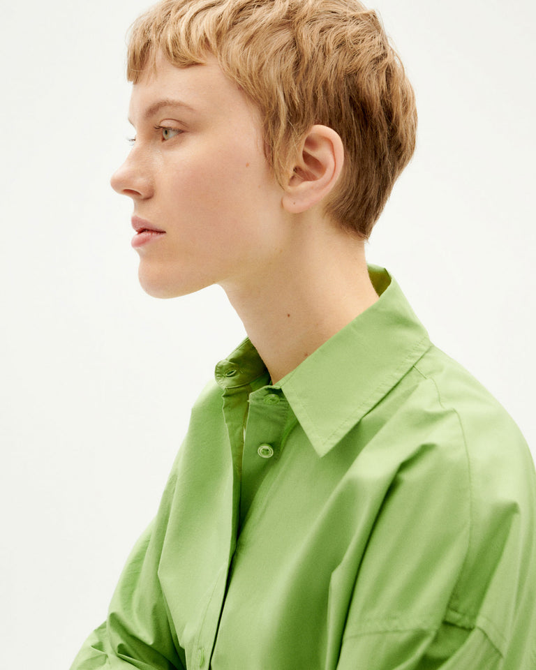 Blusa verde Carangi sostenible-3