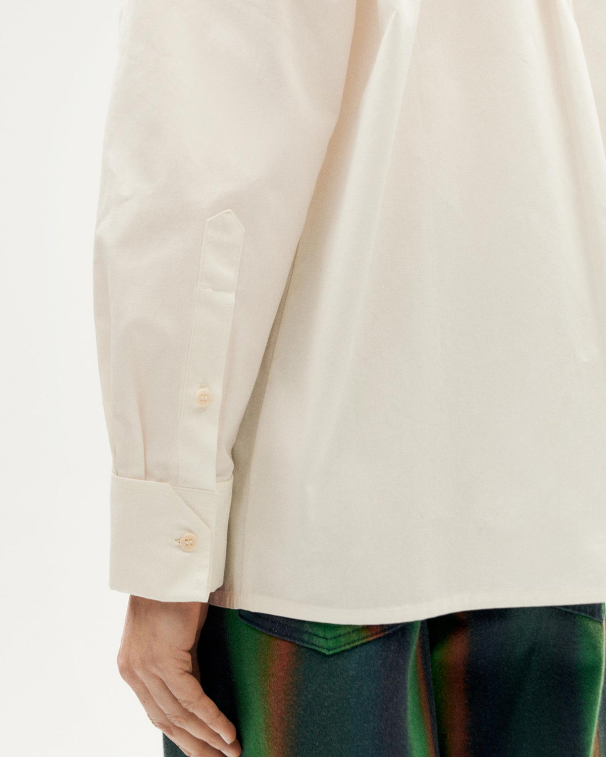 Blusa blanca Juana sostenible-3