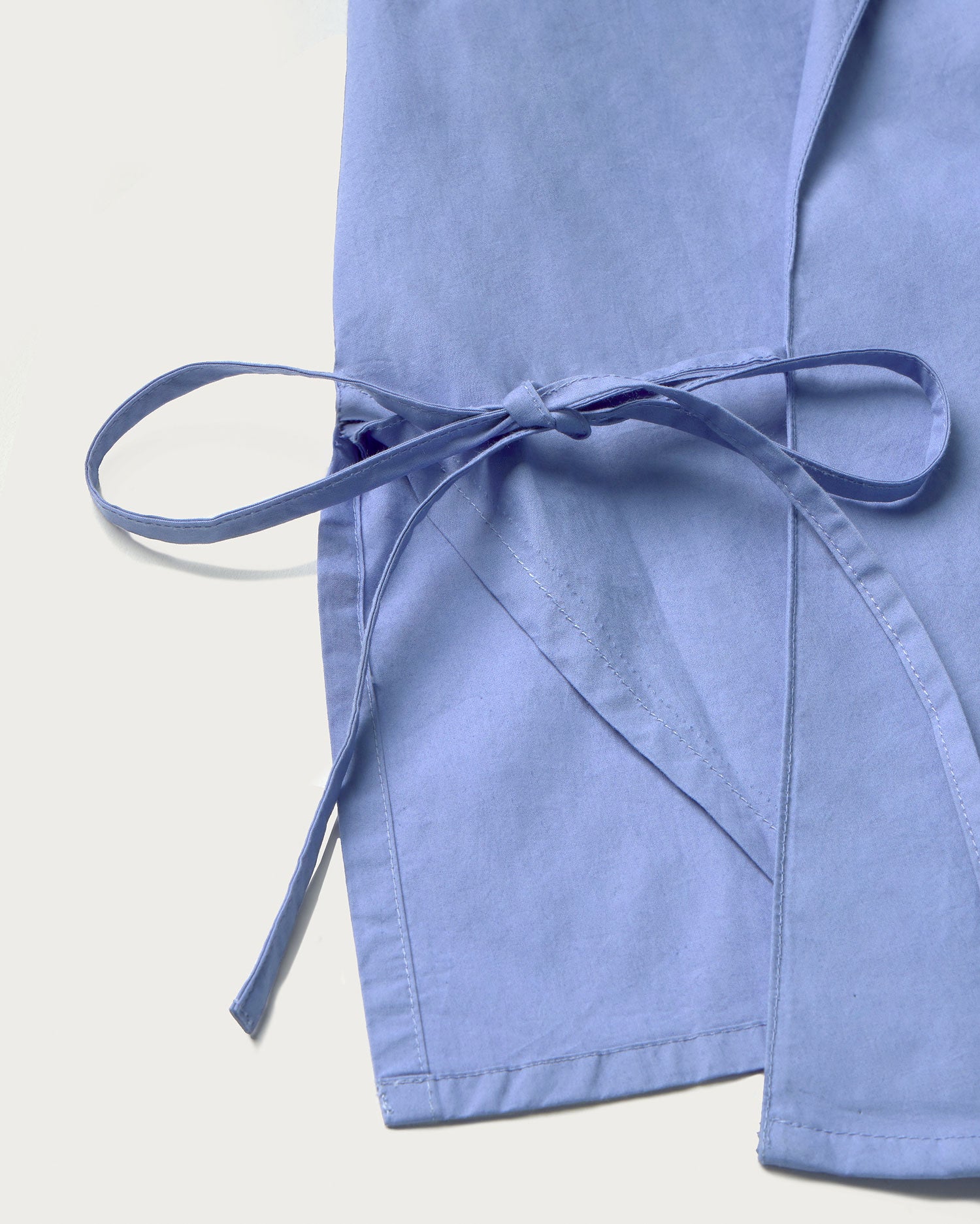 Blusa azul Lenie sostenible - silueta 2