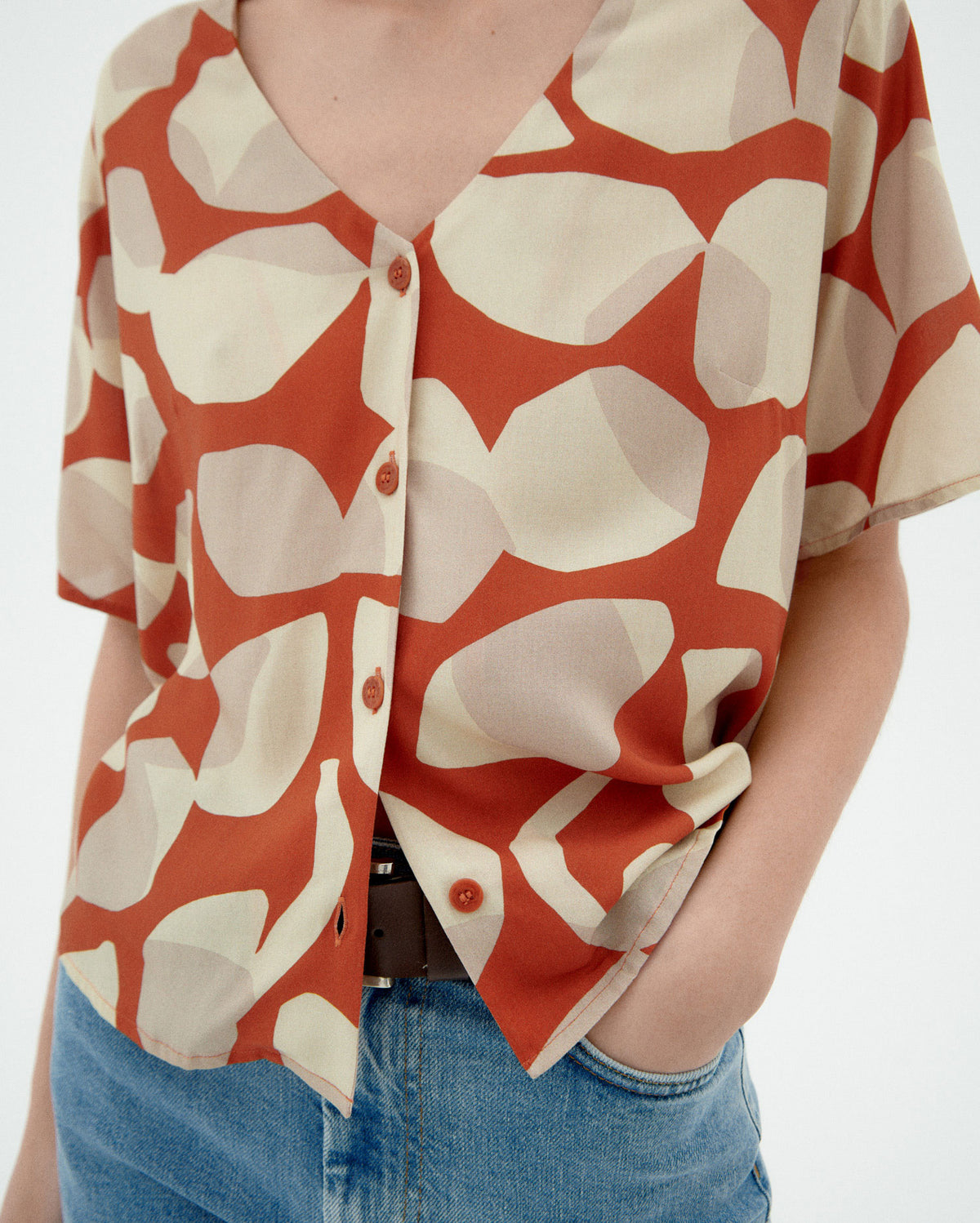 Blusa multicolor leaf light Libelula sostenible-3