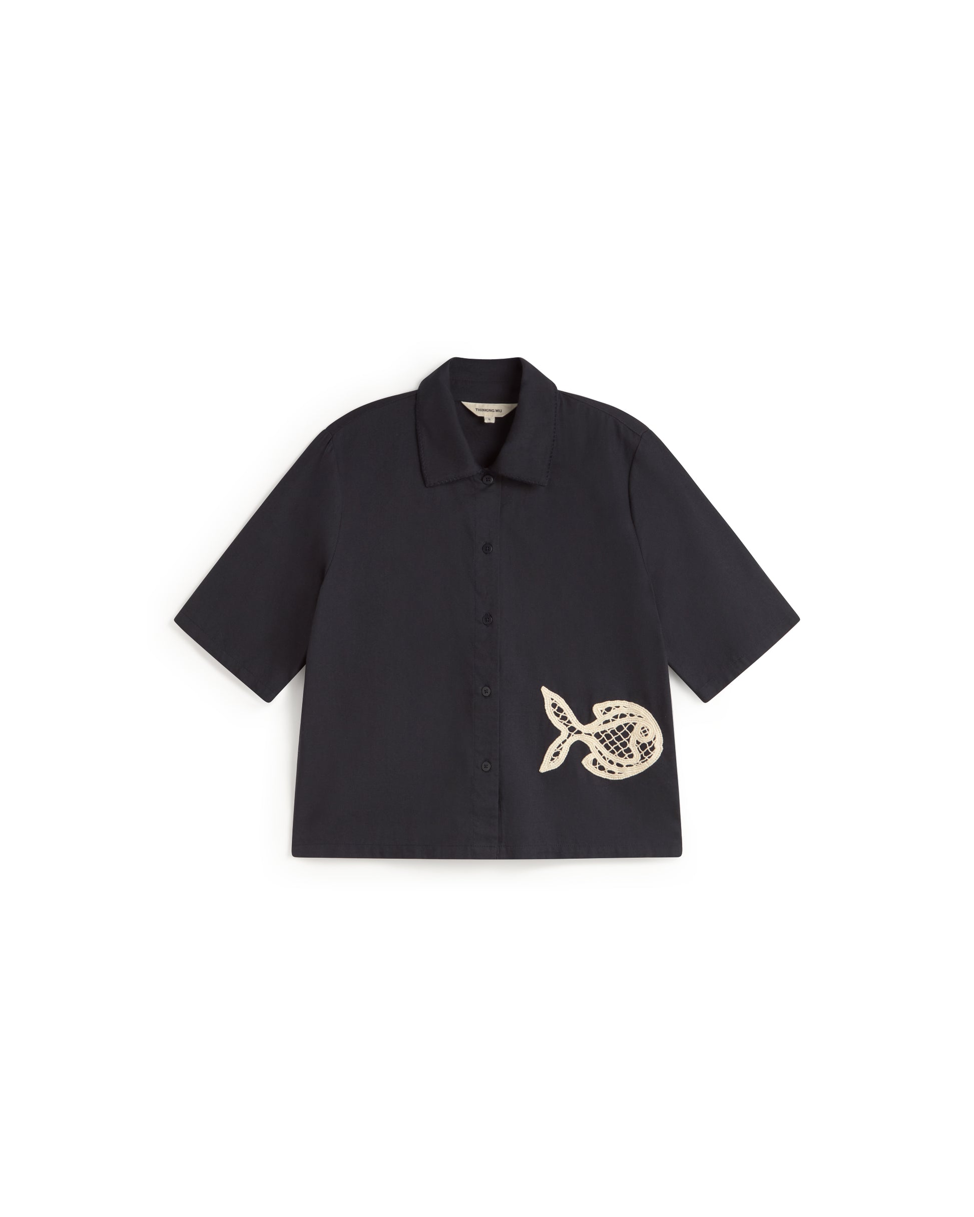 Blusa patched bordado a mano fish Ane sostenible silueta - 1