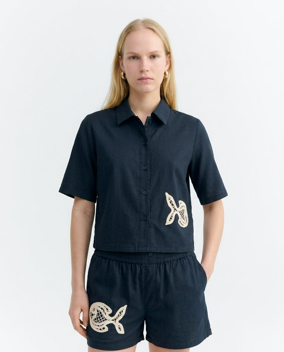 Bluse gepatcht handgestickter Fisch Ane