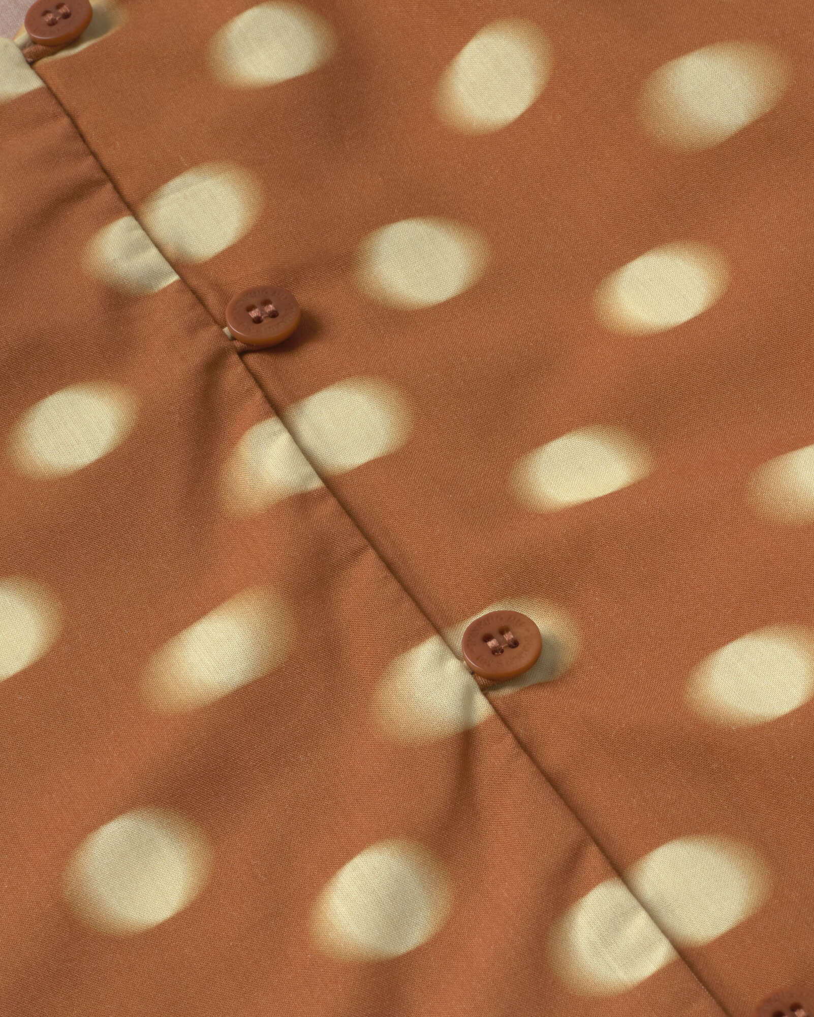 Blusa lunares marrón Leia sostenible silueta - 2