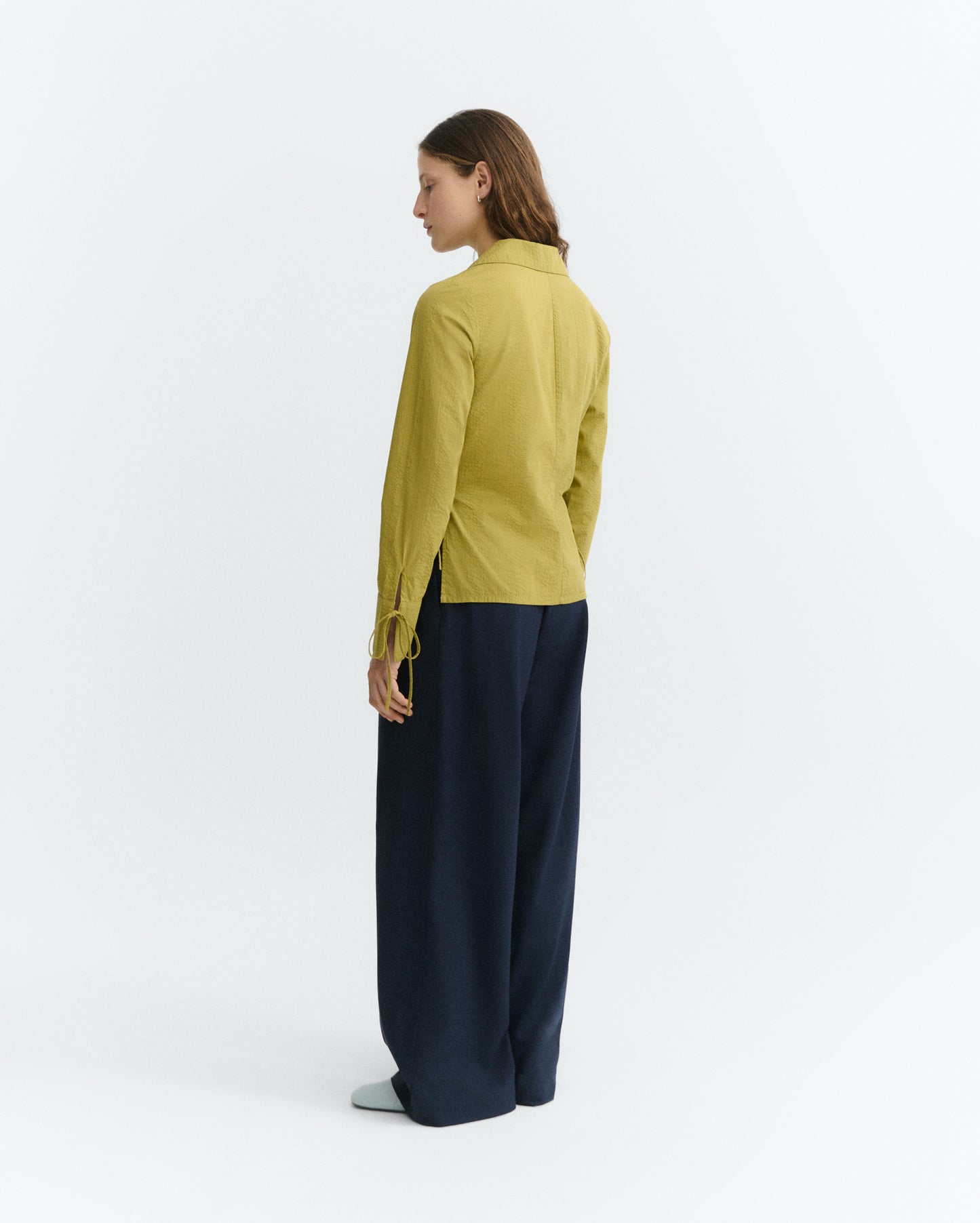 Blusa cruzada seersucker verde Lenie sostenible - 4