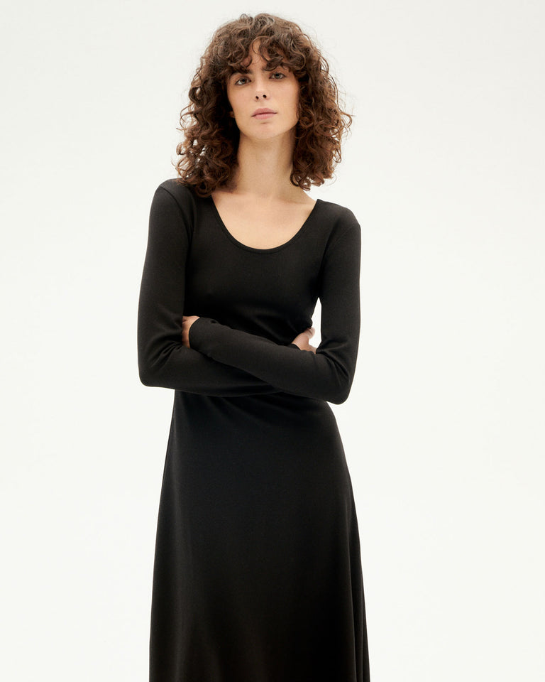 Vestido negro Soraya sostenible-2