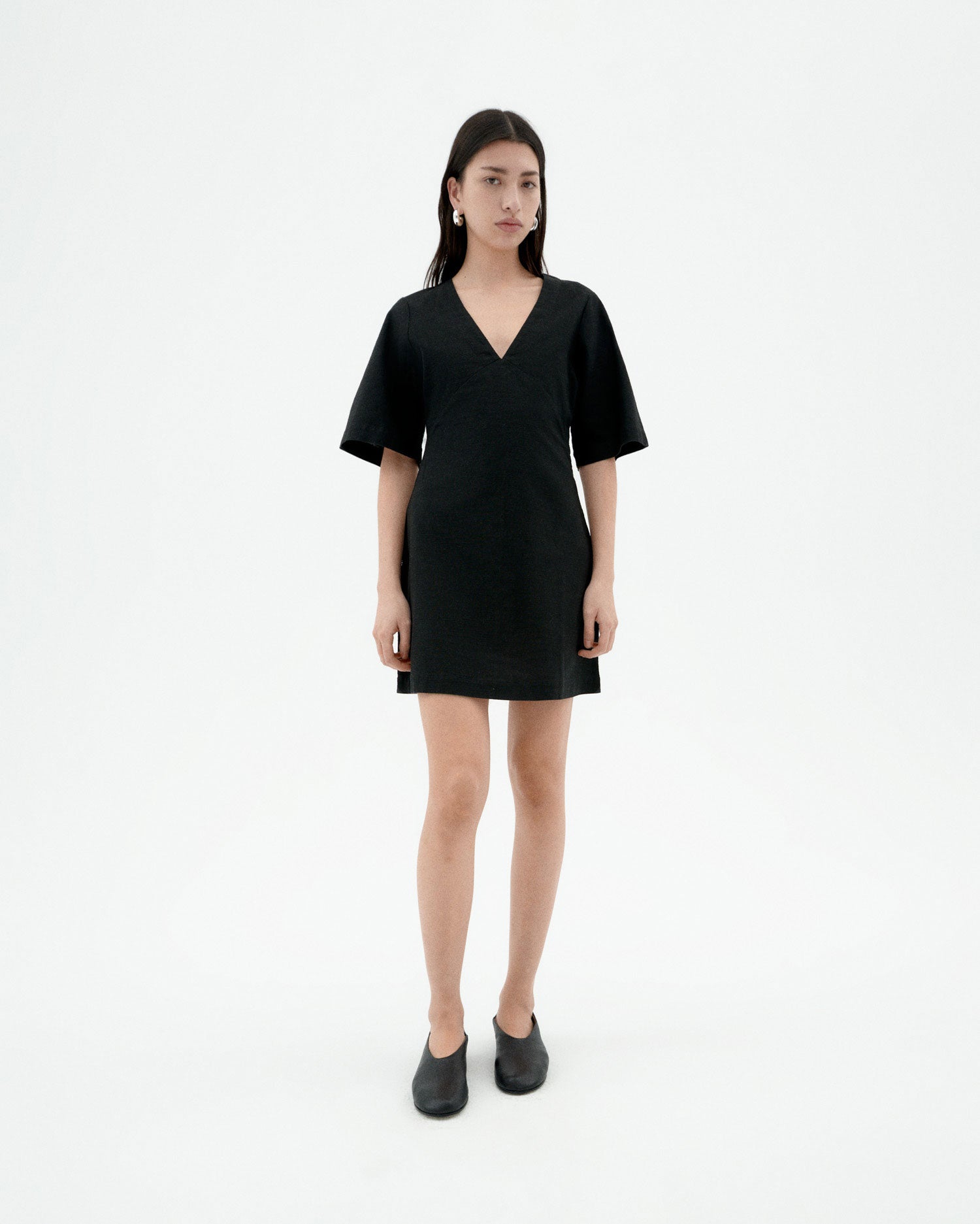 Vestido negro Kim sostenible-1