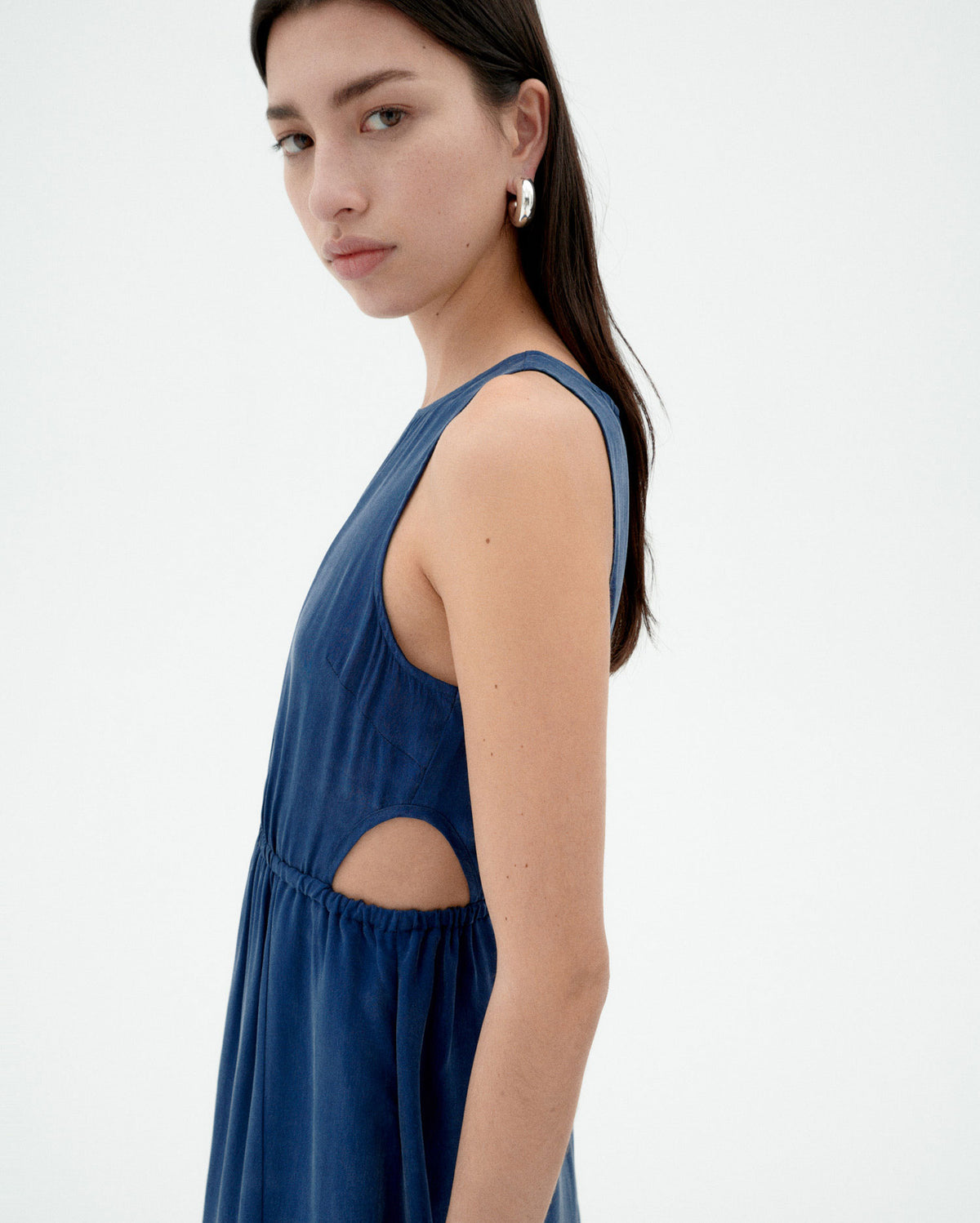 Vestido azul cupro Kin sostenible-4