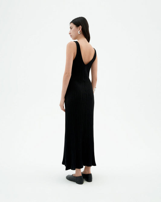 Vestido negro punto Sade sostenible-2