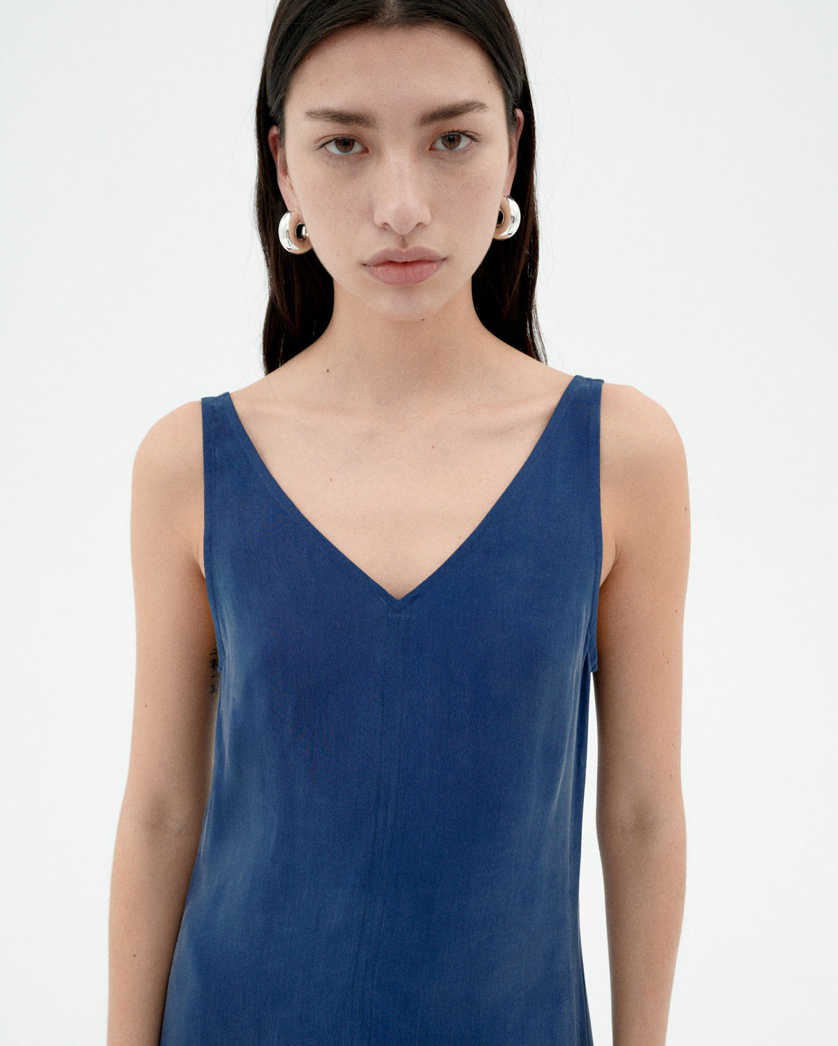 Vestido azul cupro Sade sostenible-4