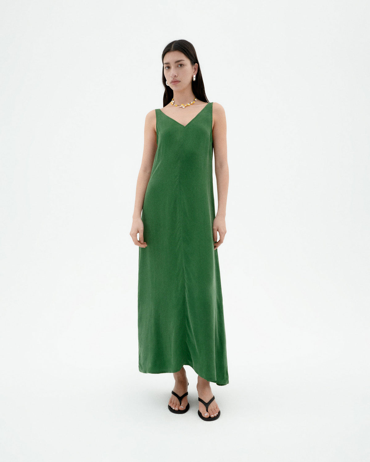 Vestido verde cupro Sade sostenible-1