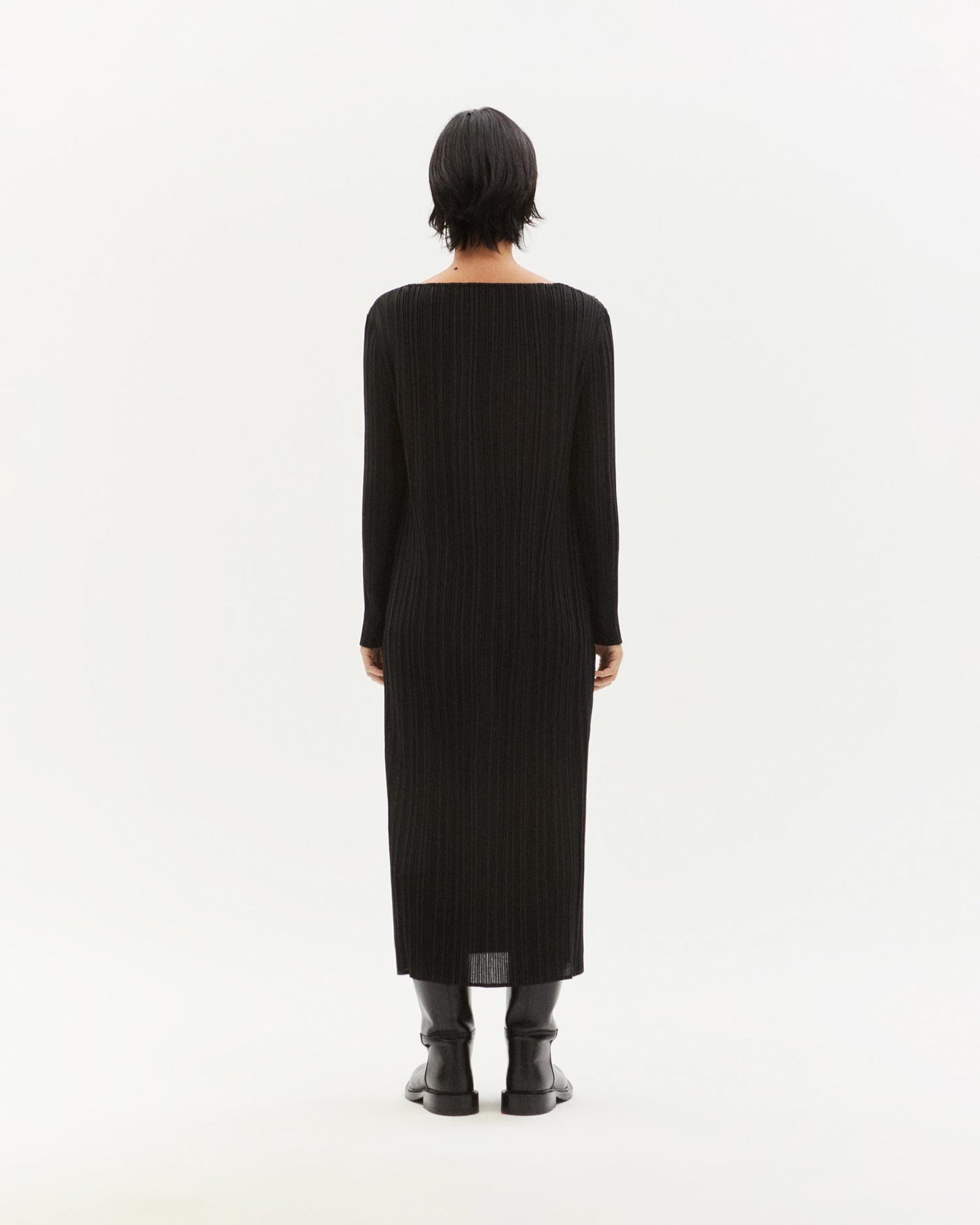 Vestido negro plisado Myrtle sostenible -4