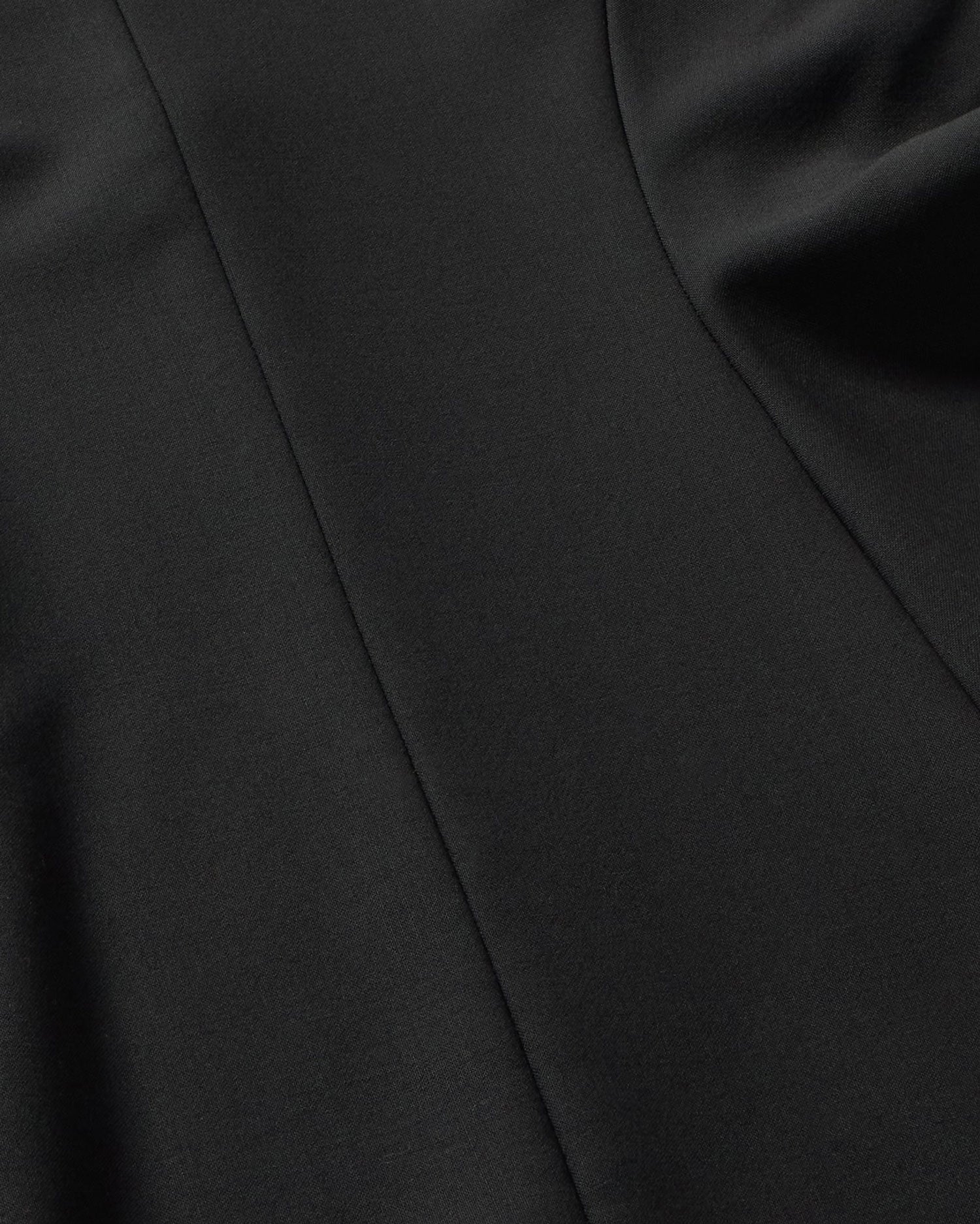 Vestido corto lana fina negro Arianne sostenible silueta - 2