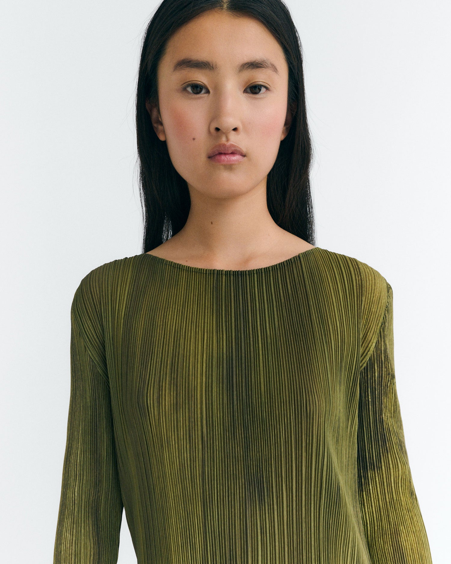 Vestido midi plisado verde Myrtle sostenible - 3