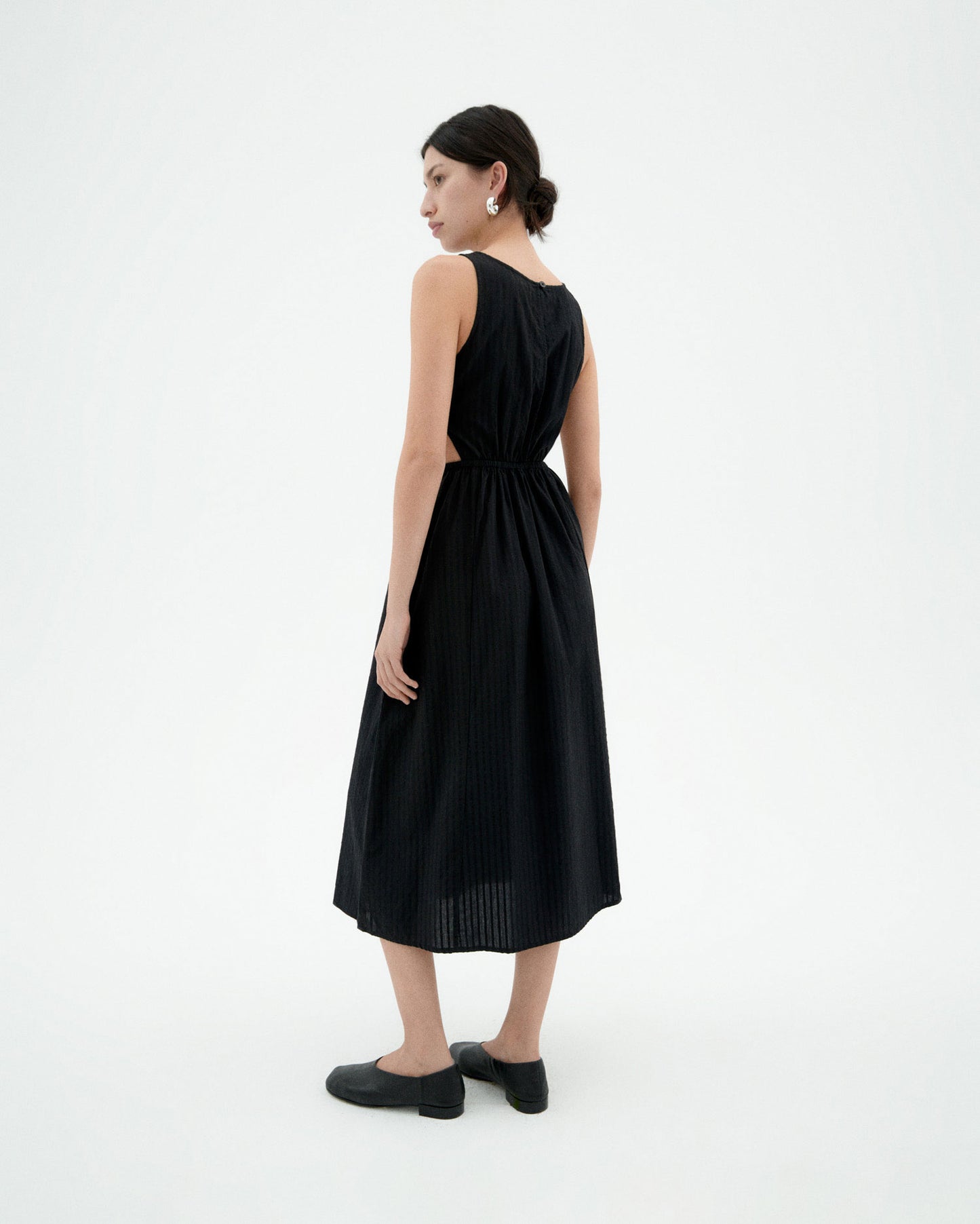 Vestido negro seersucker Kin sostenible-2