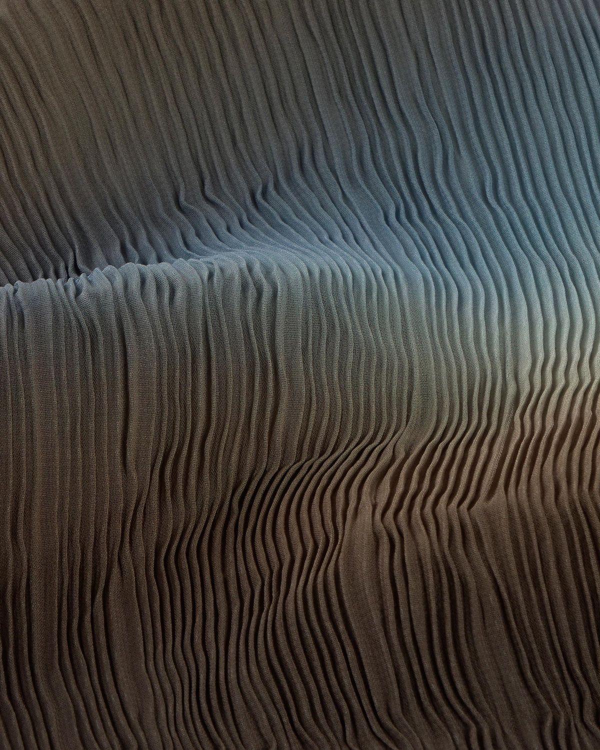 Vestido midi plisado marrón glass Miriam sostenible silueta - 2