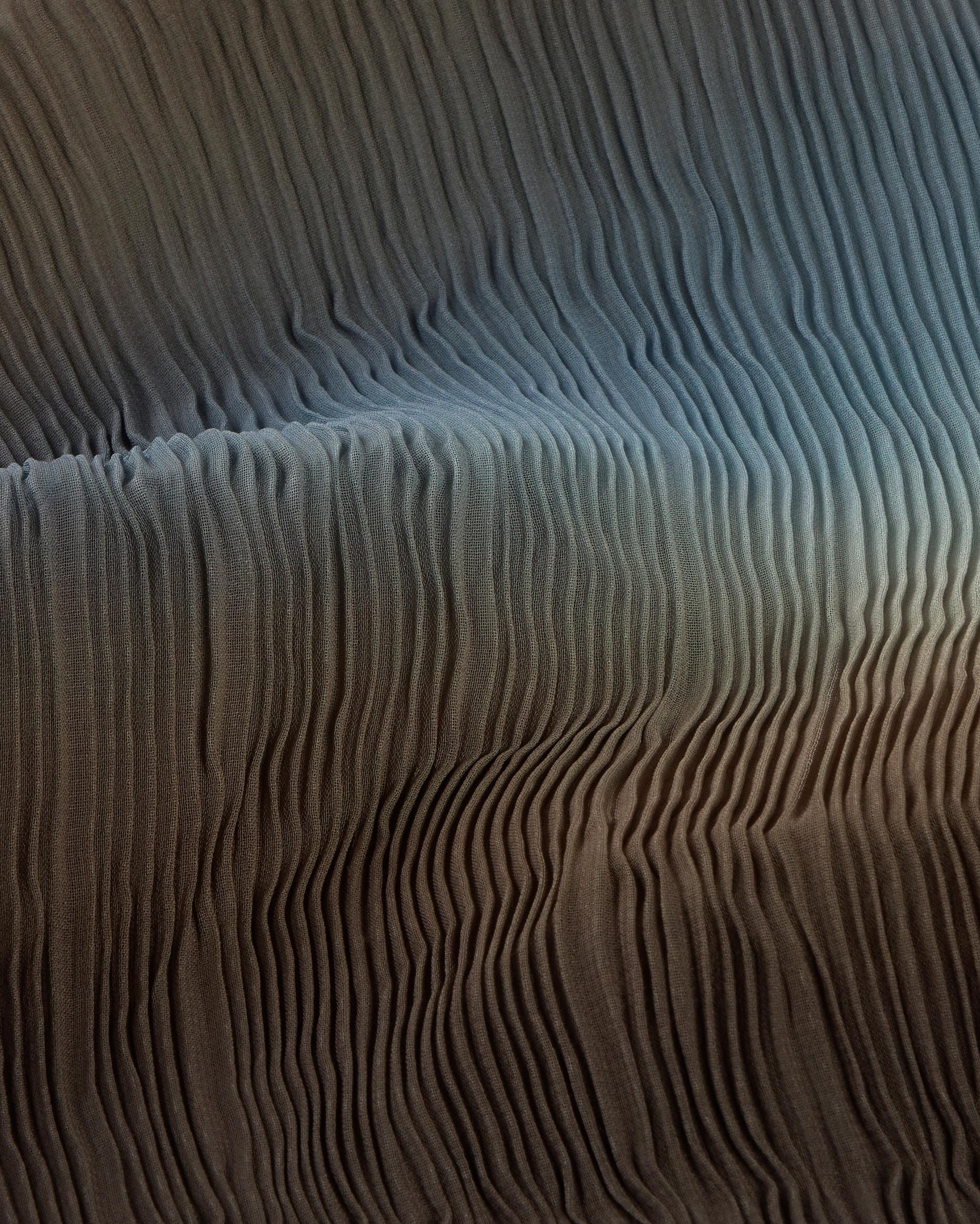 Vestido midi plisado marrón glass Miriam sostenible silueta - 2