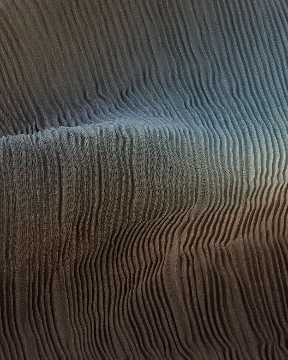 Vestido midi plisado marrón glass Miriam sostenible silueta - 2