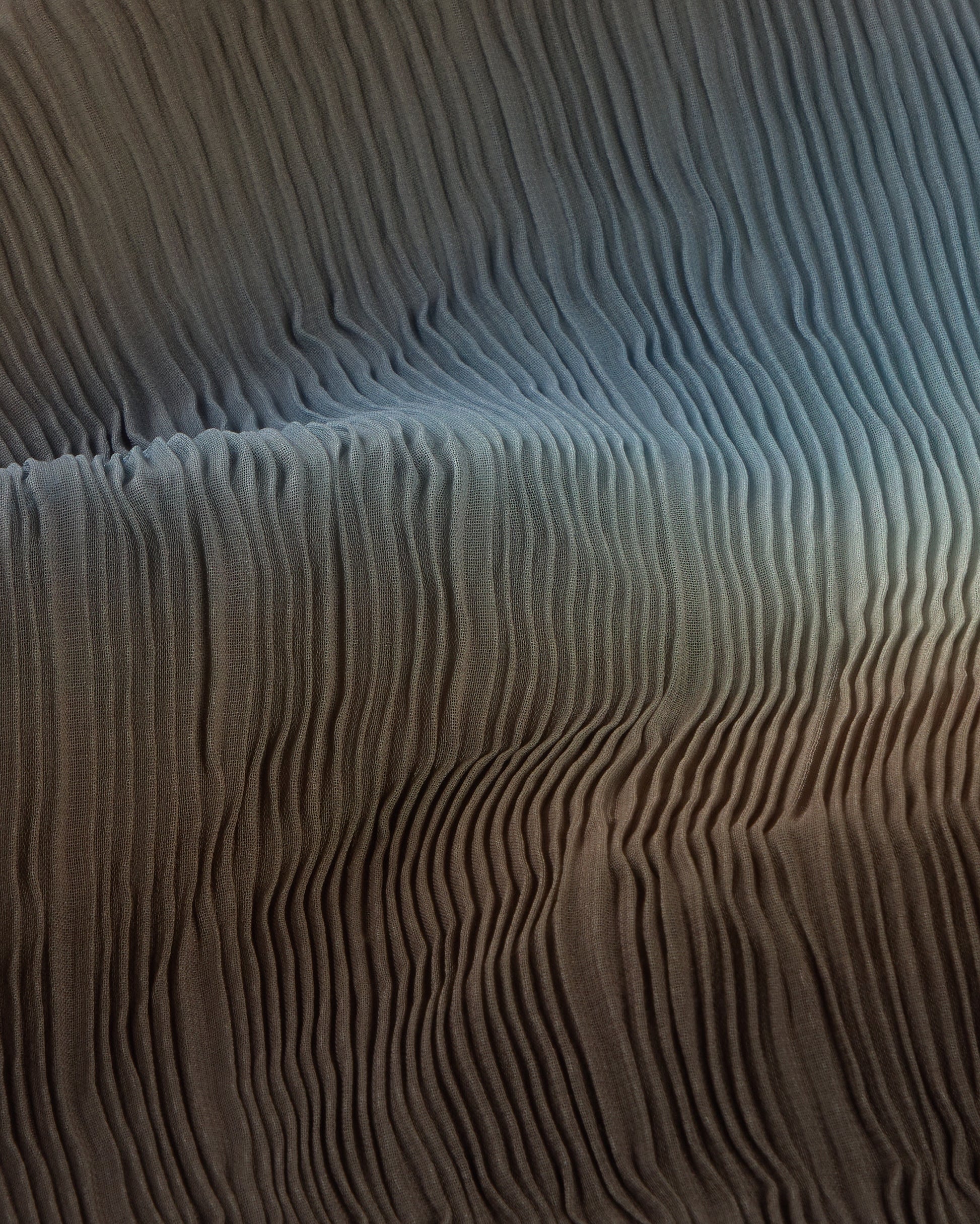 Vestido midi plisado marrón glass Miriam sostenible silueta - 2