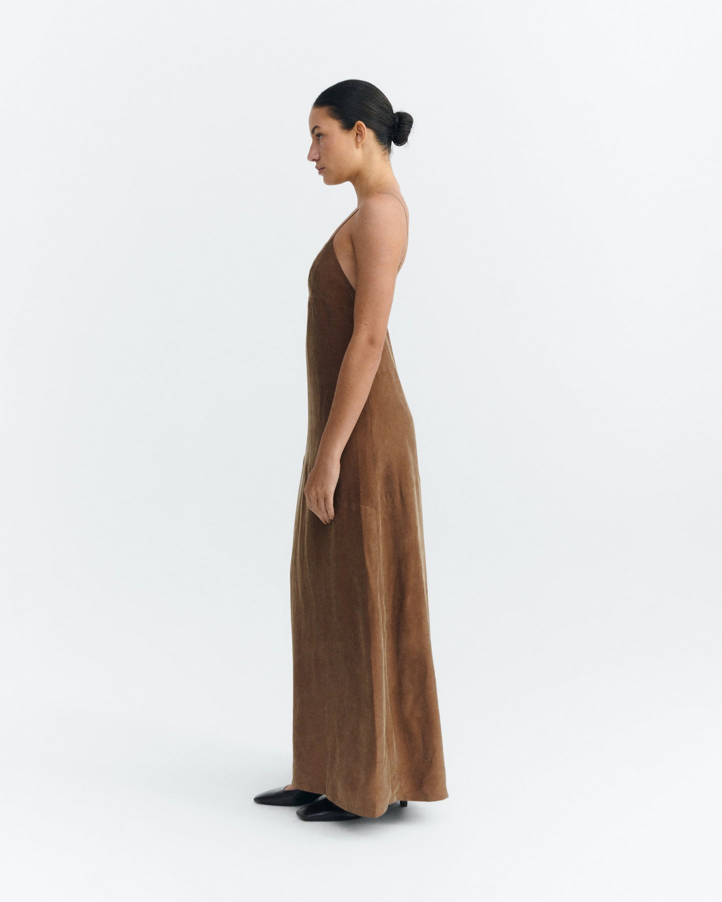 Vestido largo marrón cupro Dina sostenible - 4