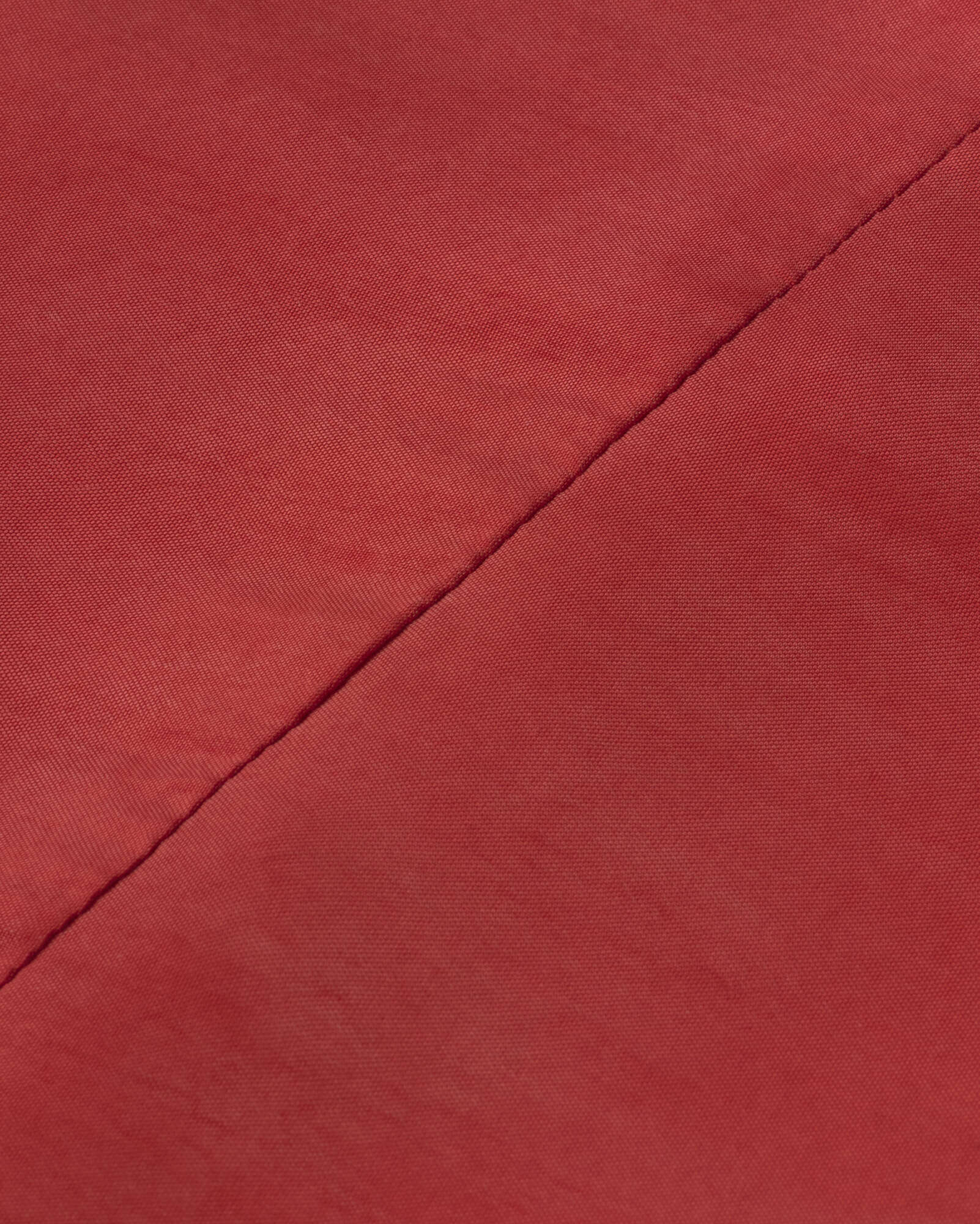 Vestido largo rojo cupro Dina sostenible silueta - 2