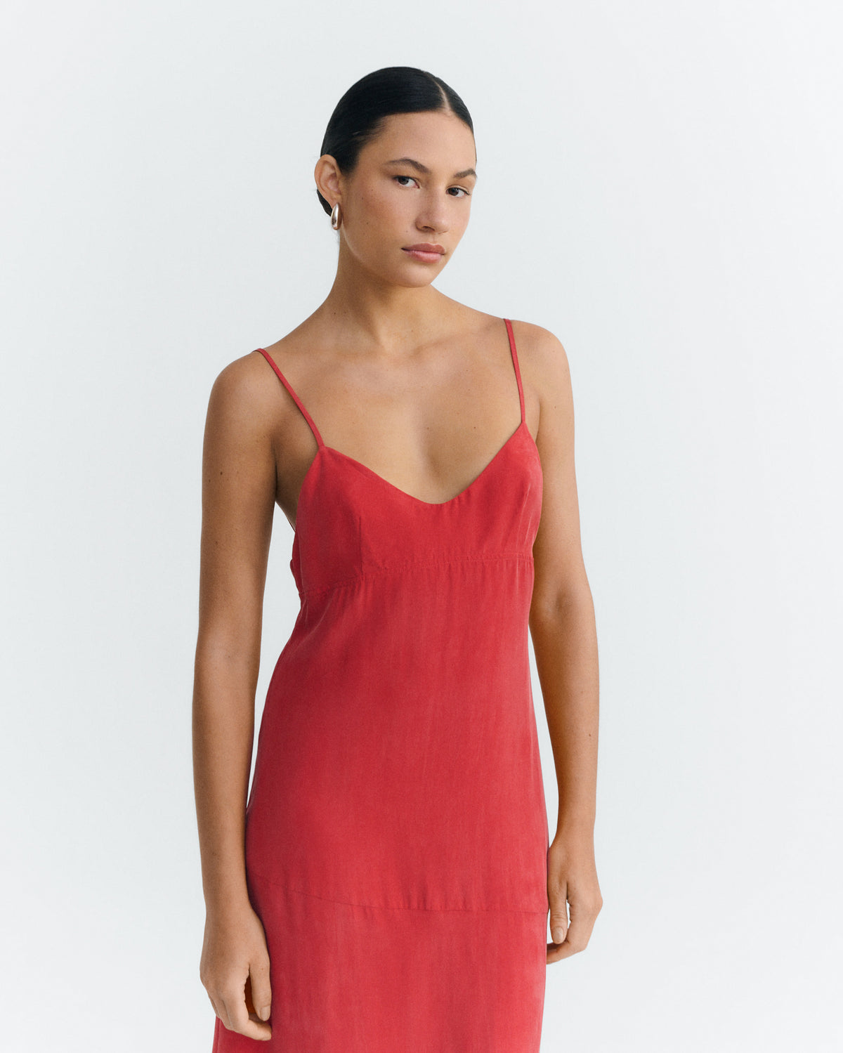 Vestido largo rojo cupro Dina sostenible - 3