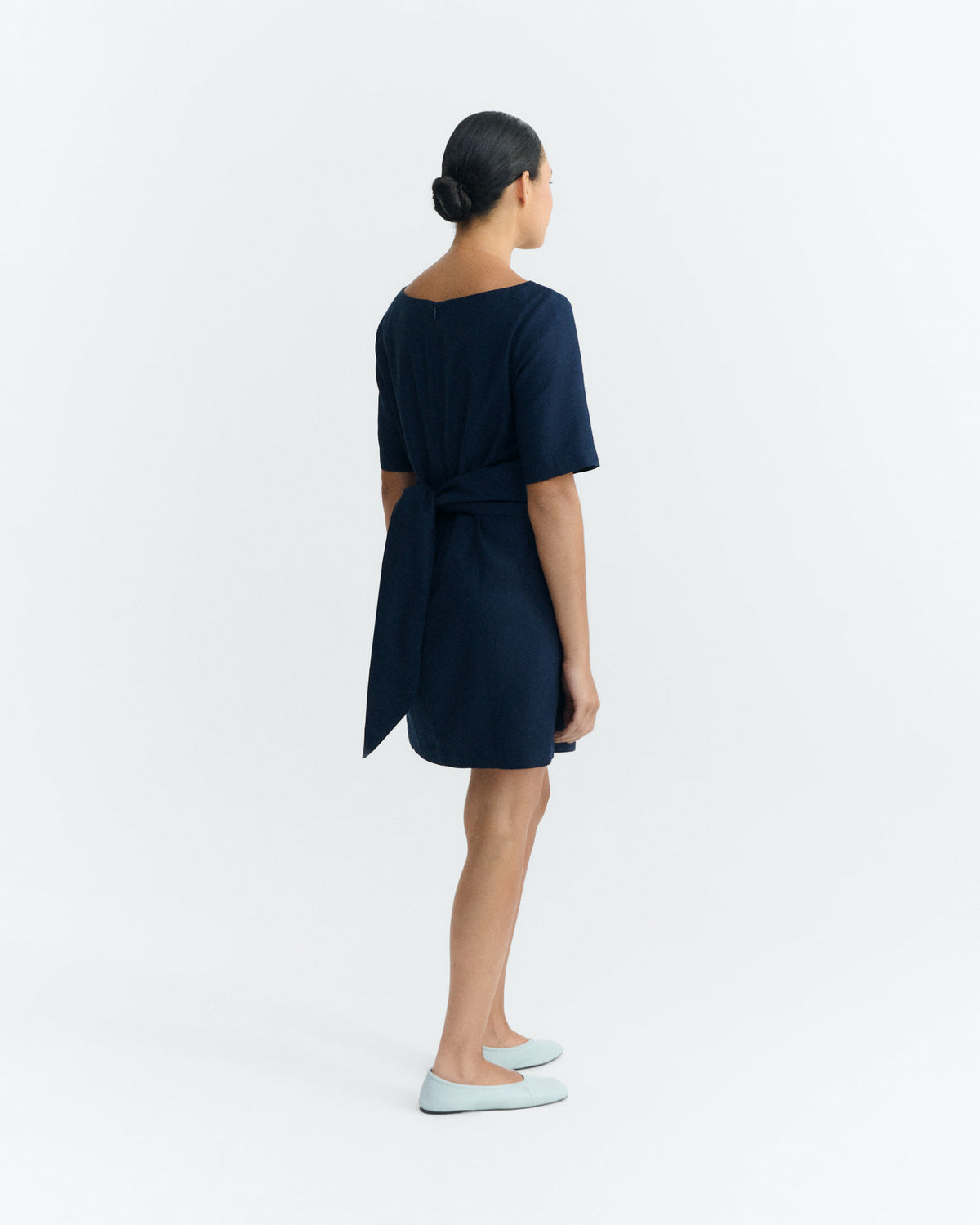 Vestido corto navy hemp Kieran sostenible - 4