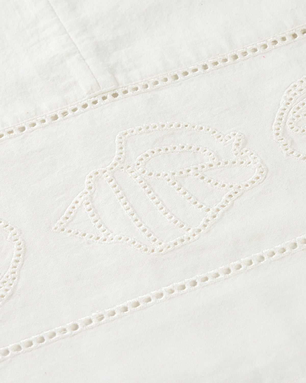 Vestido corto bordado blanco Aniela sostenible silueta - 2