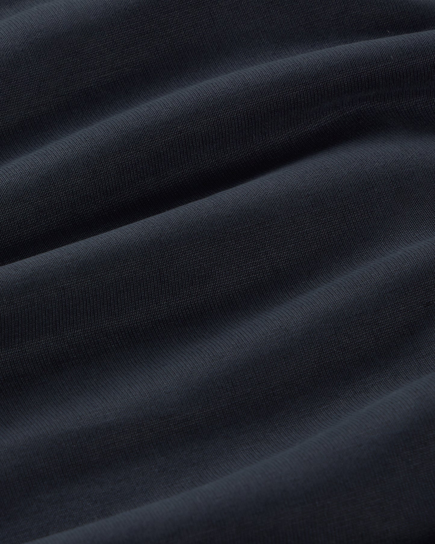 Vestido largo slim negro Adu sostenible silueta - 2